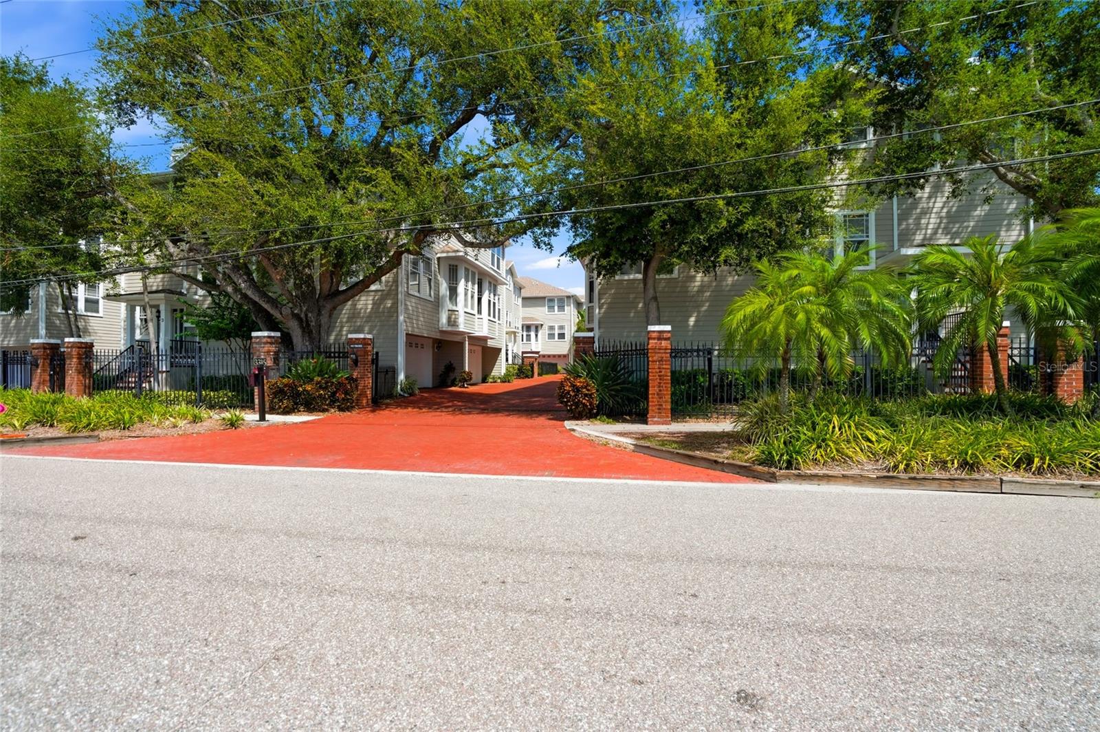 3315 W DE LEON ST #18