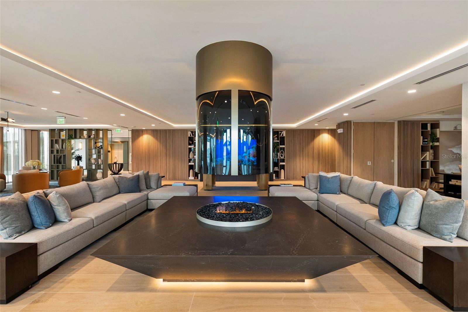 5713 BOWEN DANIEL DR #1504