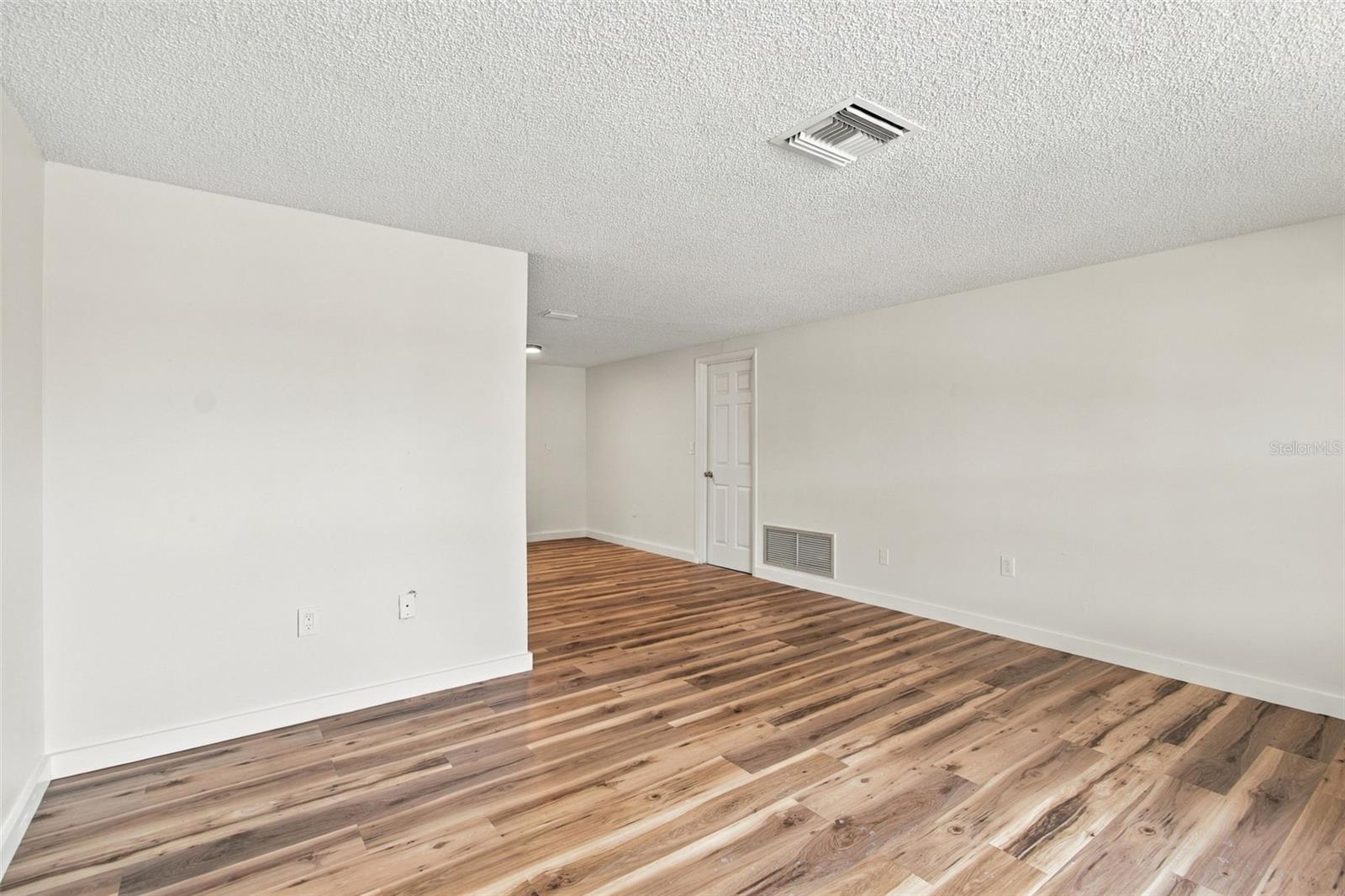 7215 ROBSTOWN DR