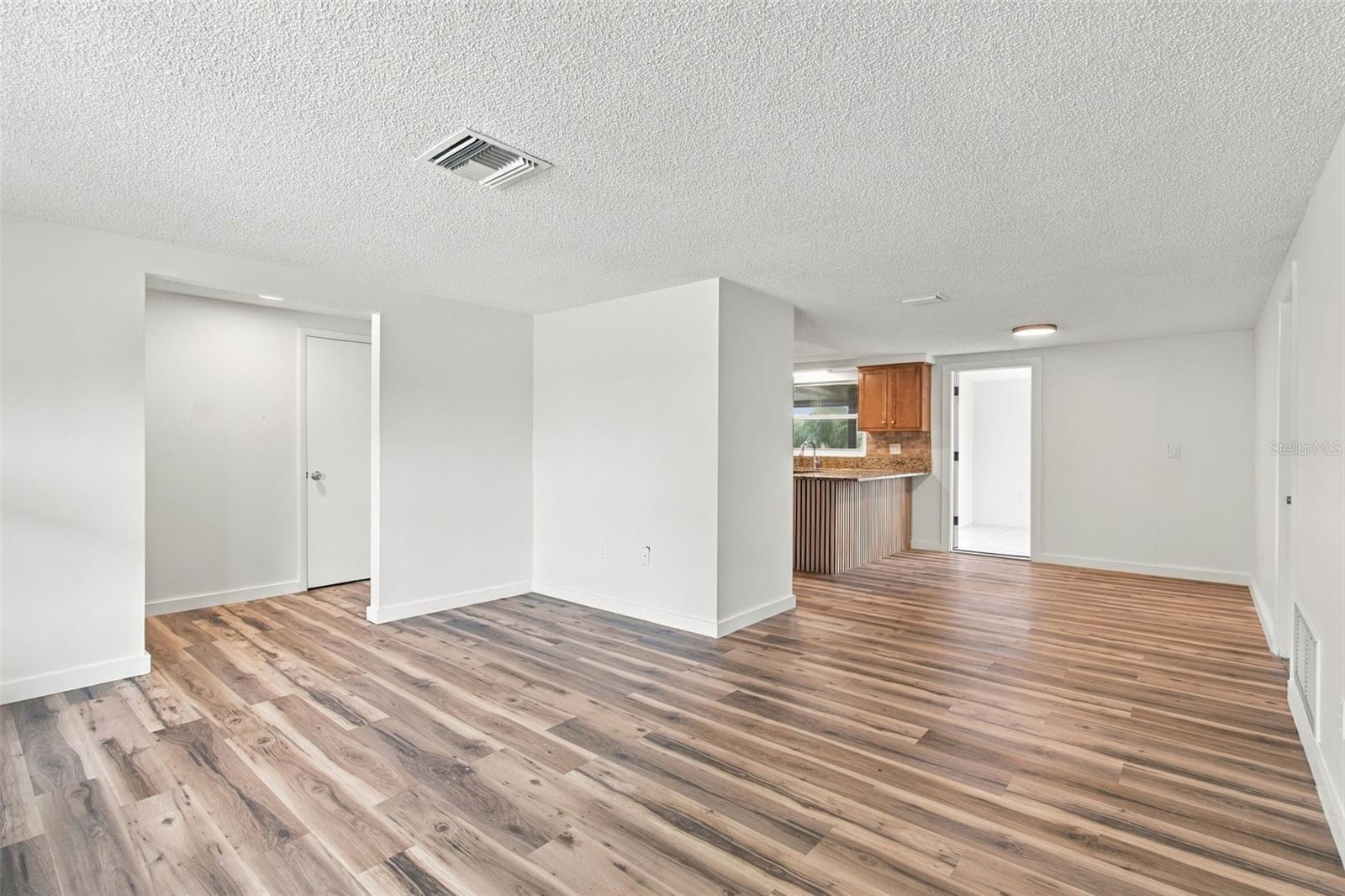 7215 ROBSTOWN DR