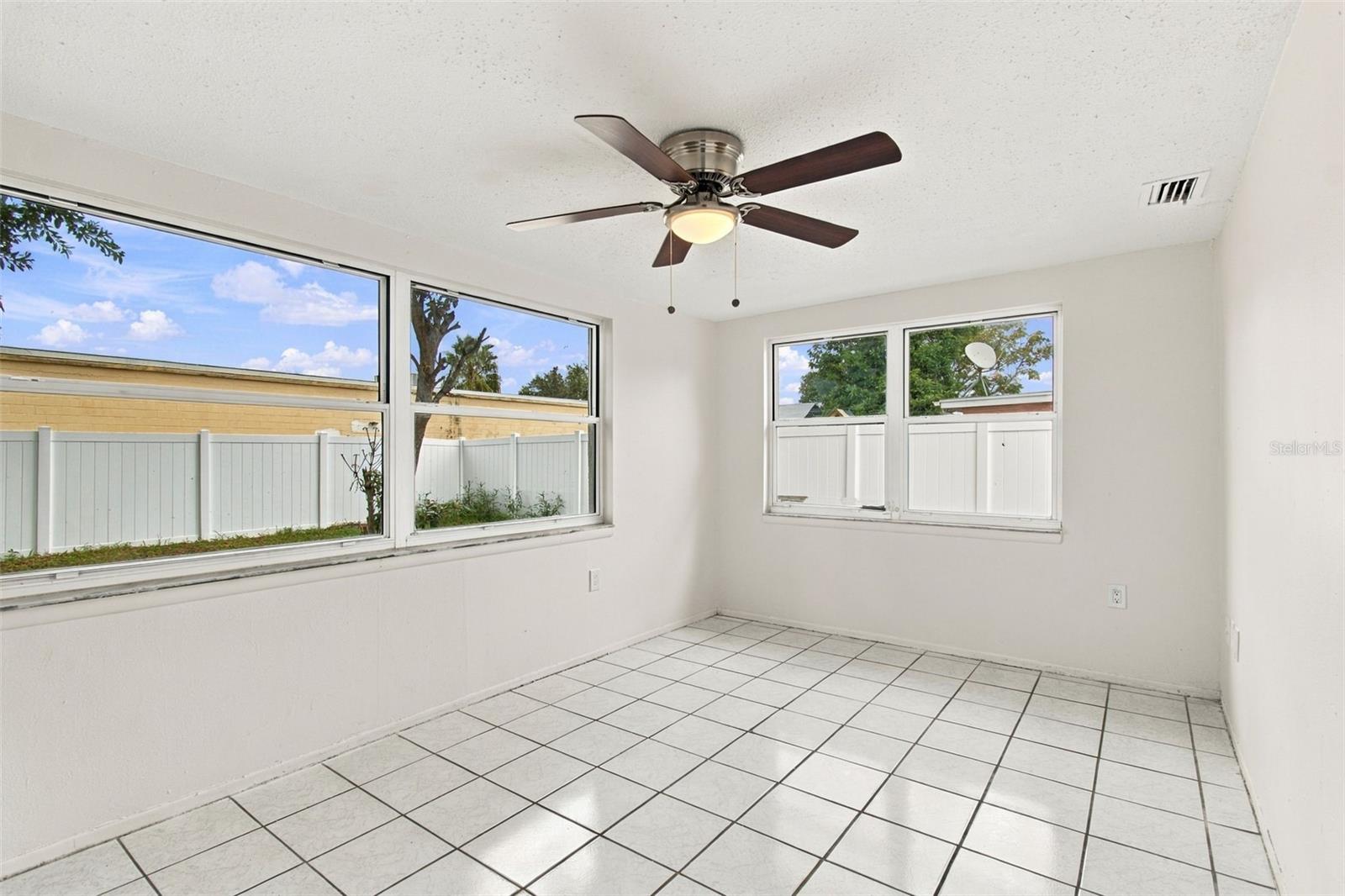 7215 ROBSTOWN DR