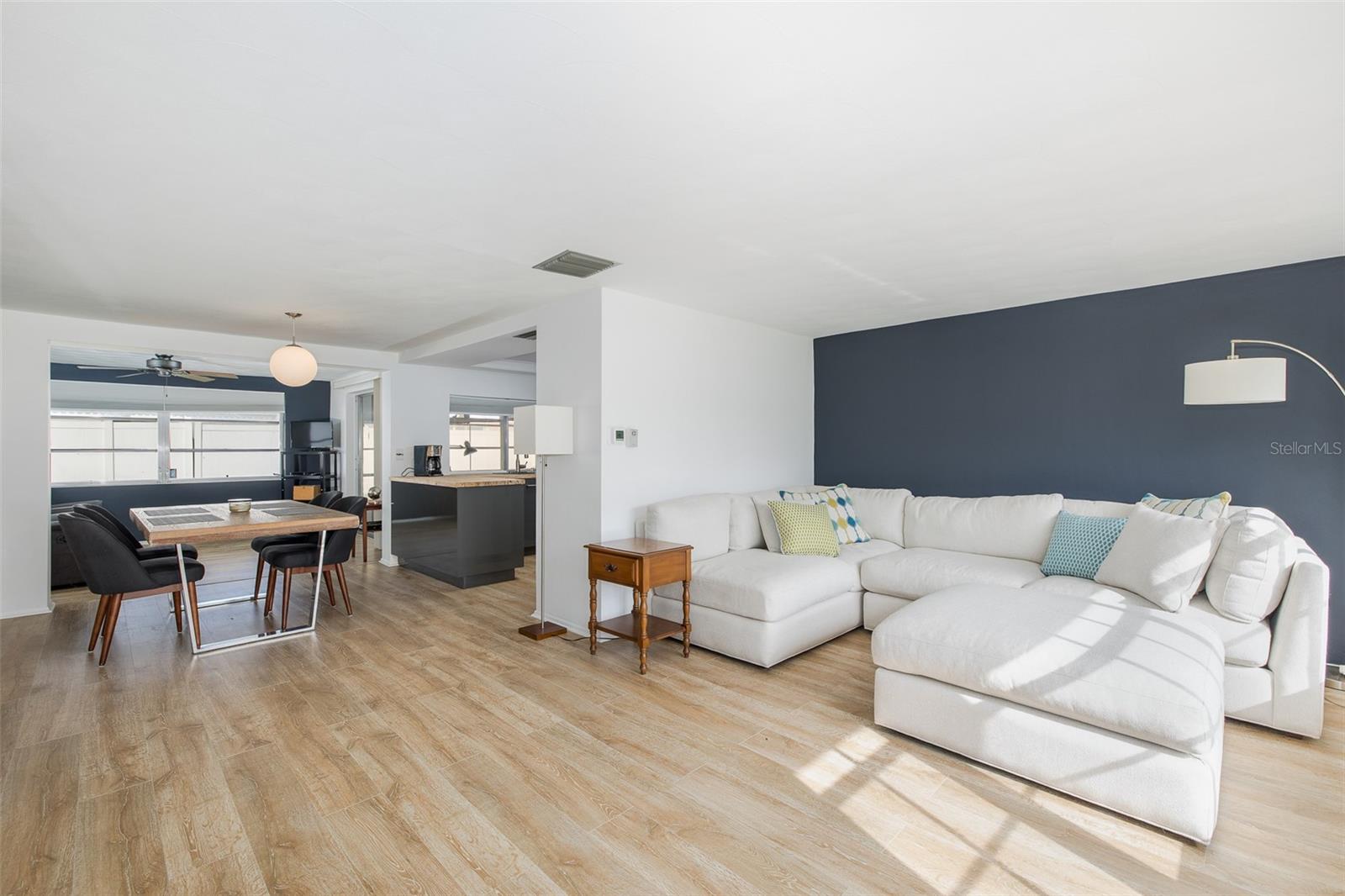 3557 ROCKAWAY DR