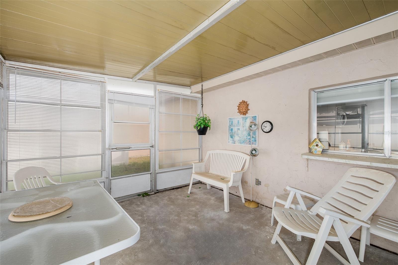 3557 ROCKAWAY DR