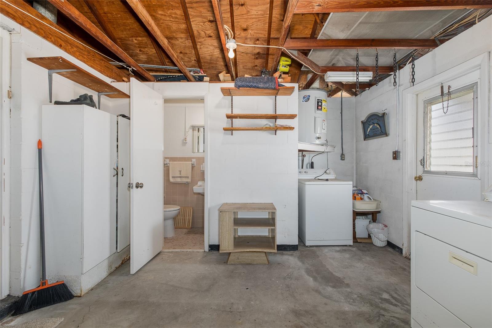 3557 ROCKAWAY DR