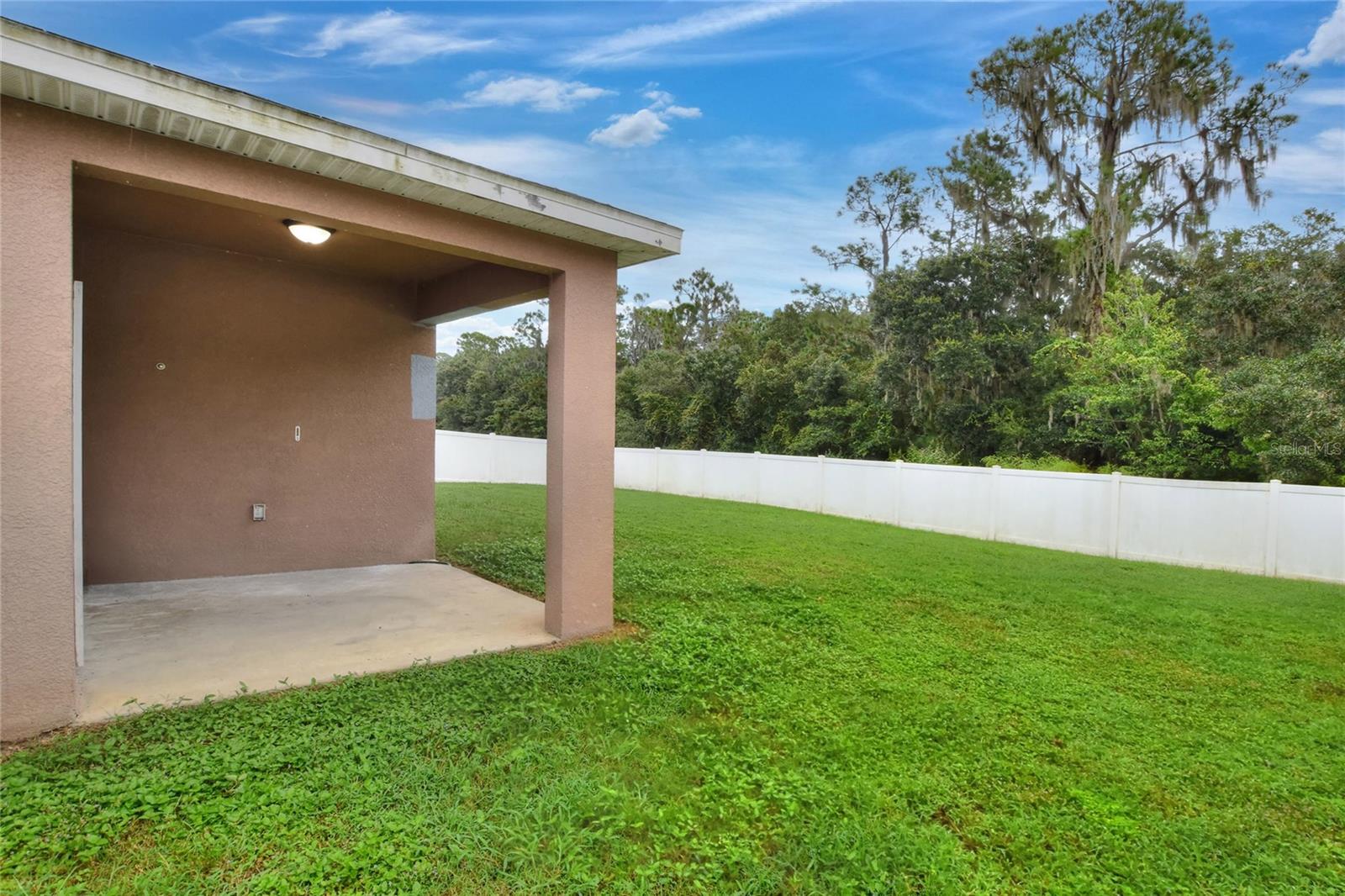 2729 WALDEN WOODS DR