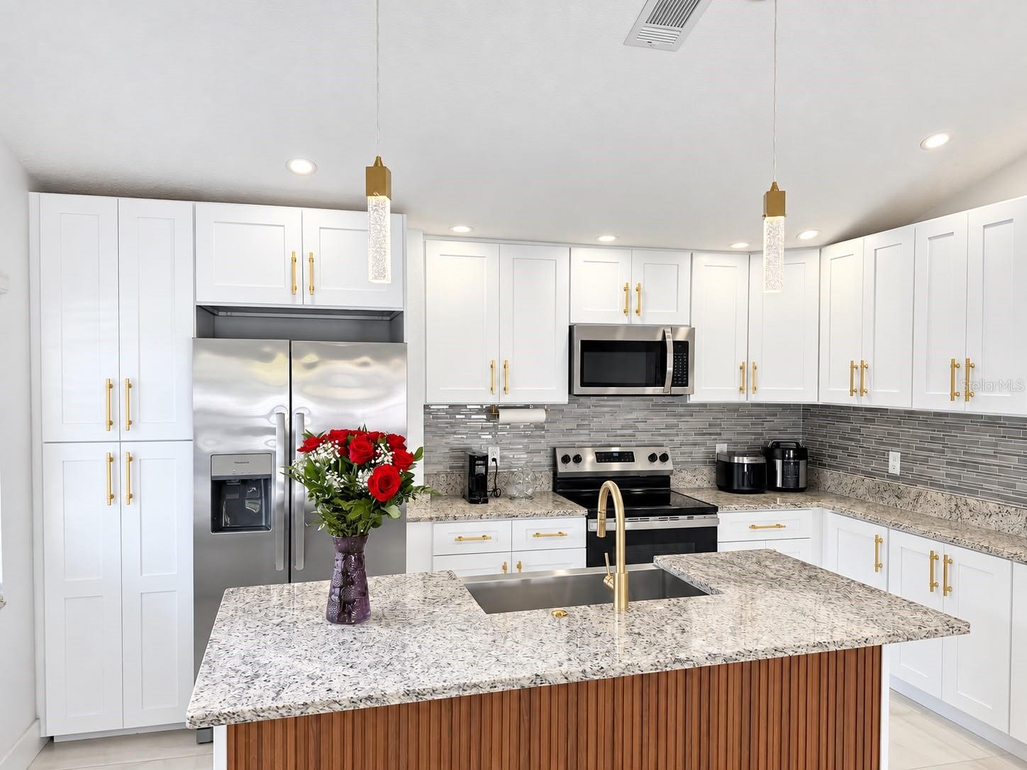 5483 FRIARSWAY DR