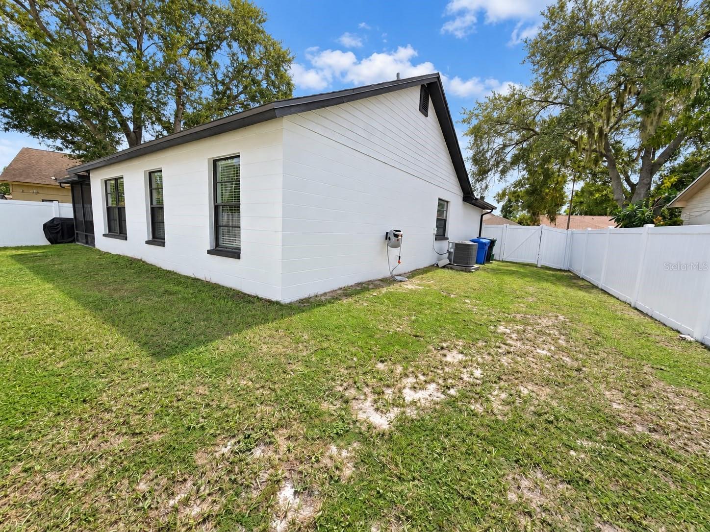 5483 FRIARSWAY DR