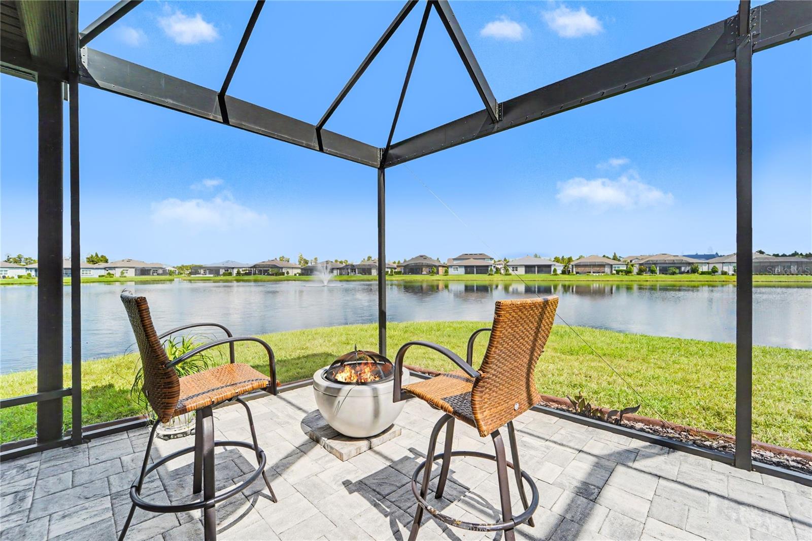 20544 SEA GLASS CIR