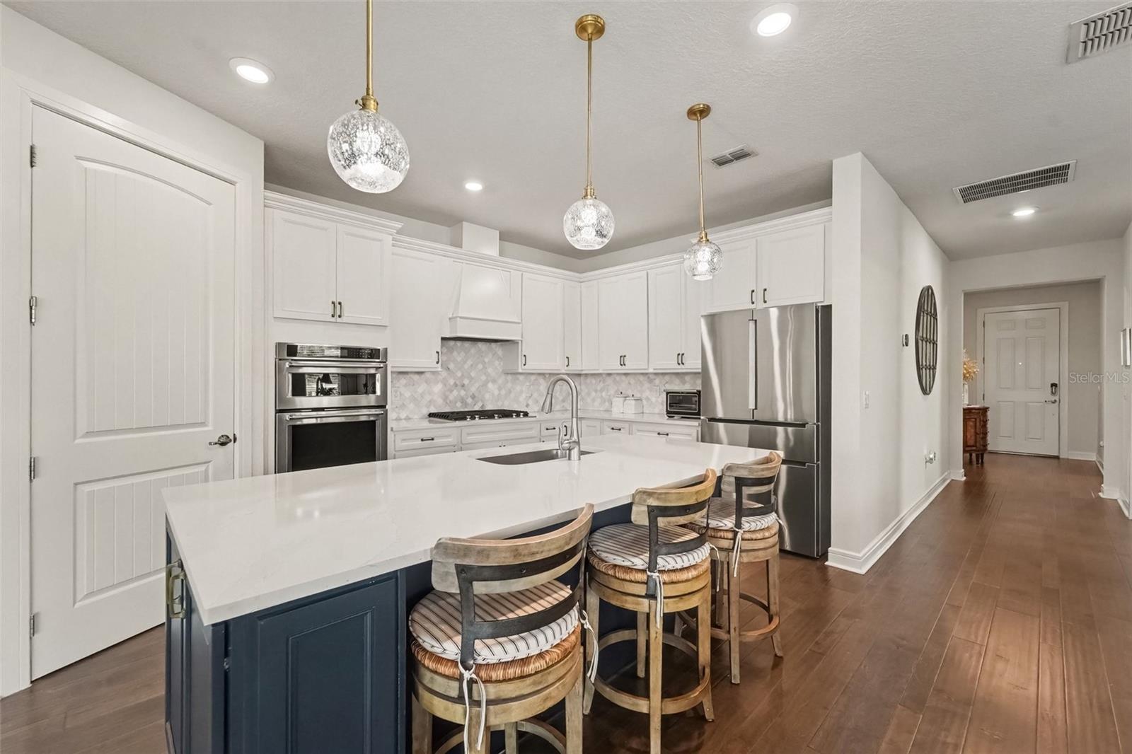20544 SEA GLASS CIR