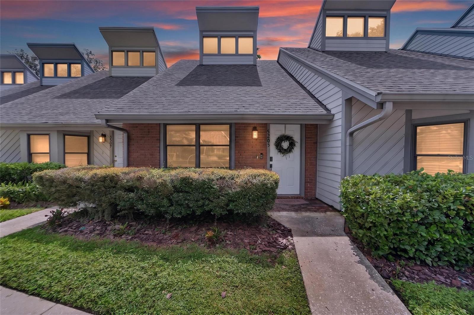 5205 Oak Charter Ct, Temple Terrace