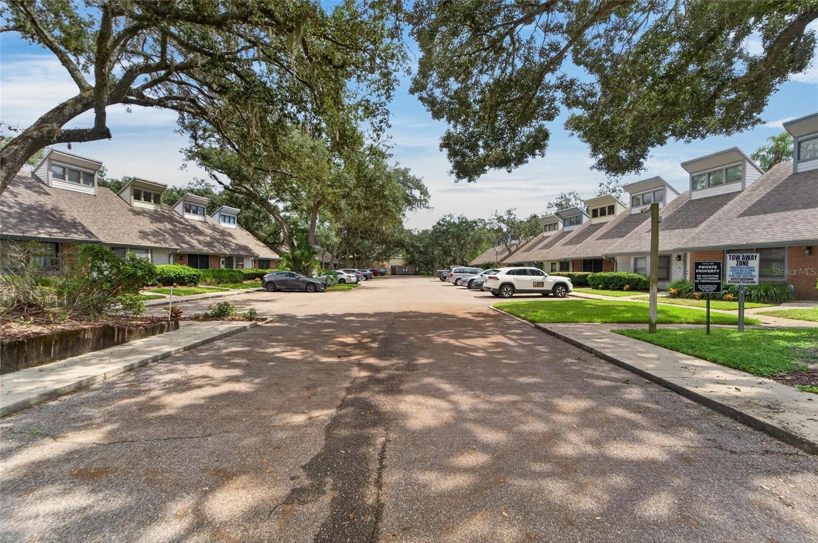 5205 OAK CHARTER CT