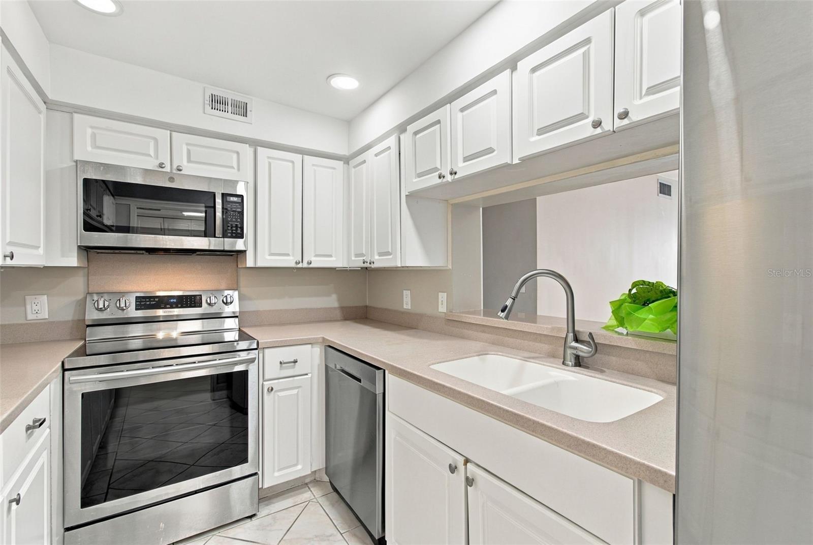 4141 BAYSHORE BLVD #1106