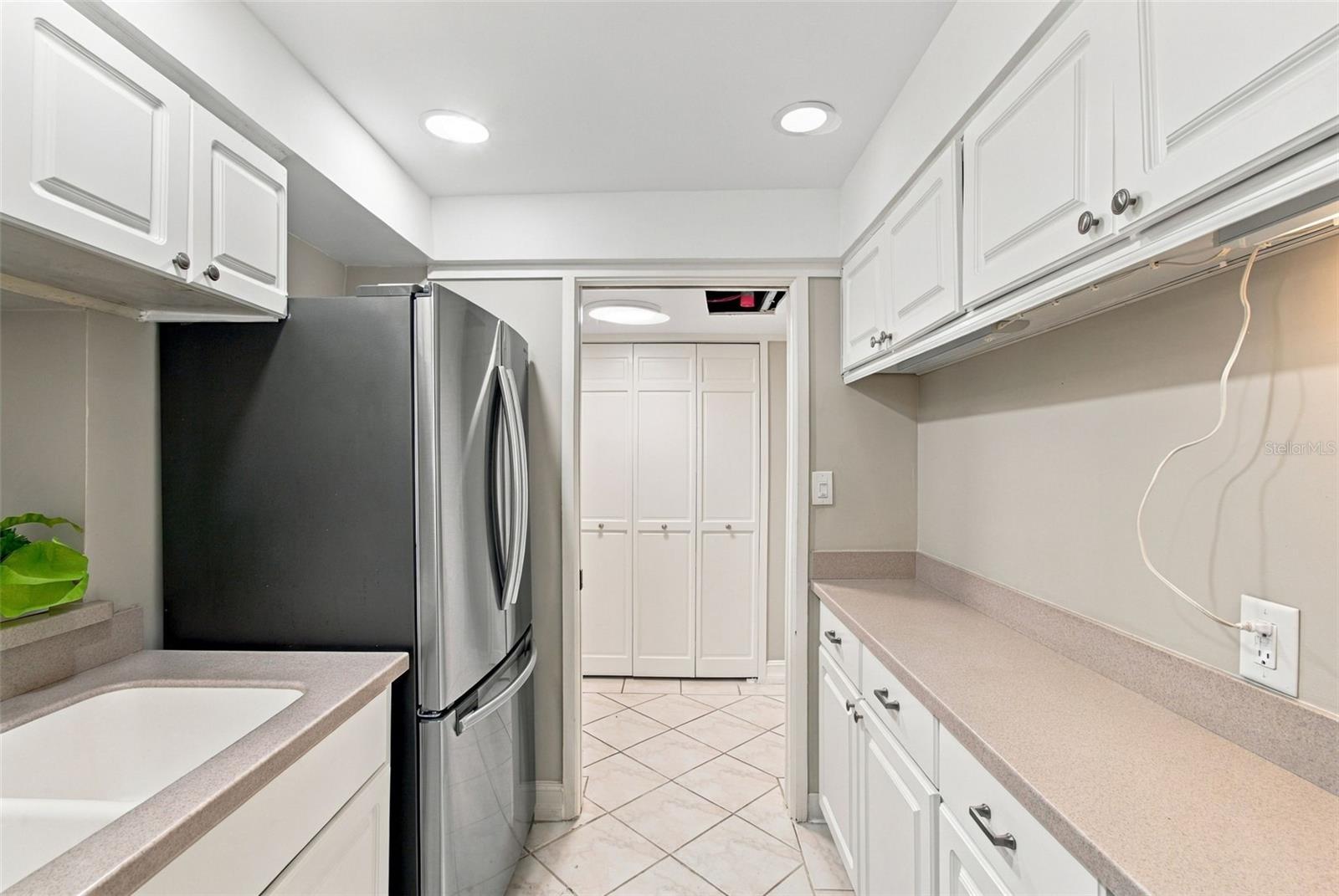 4141 BAYSHORE BLVD #1106