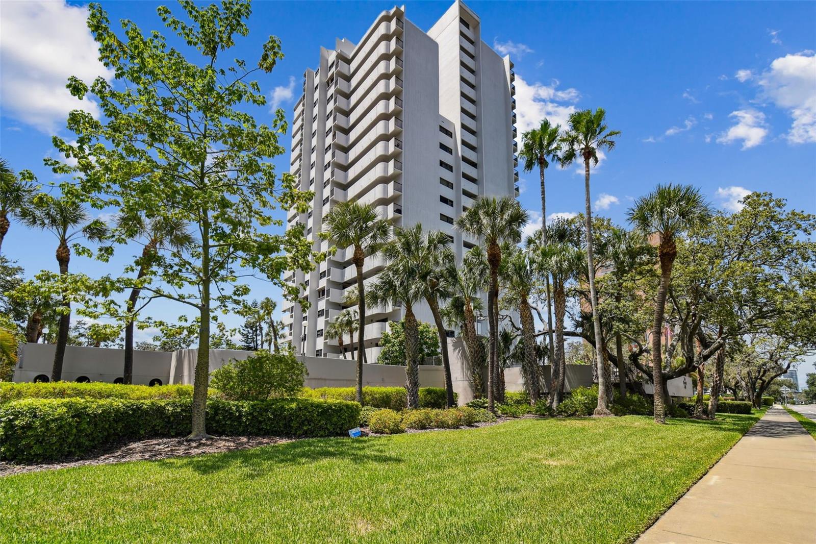 4141 BAYSHORE BLVD #1106