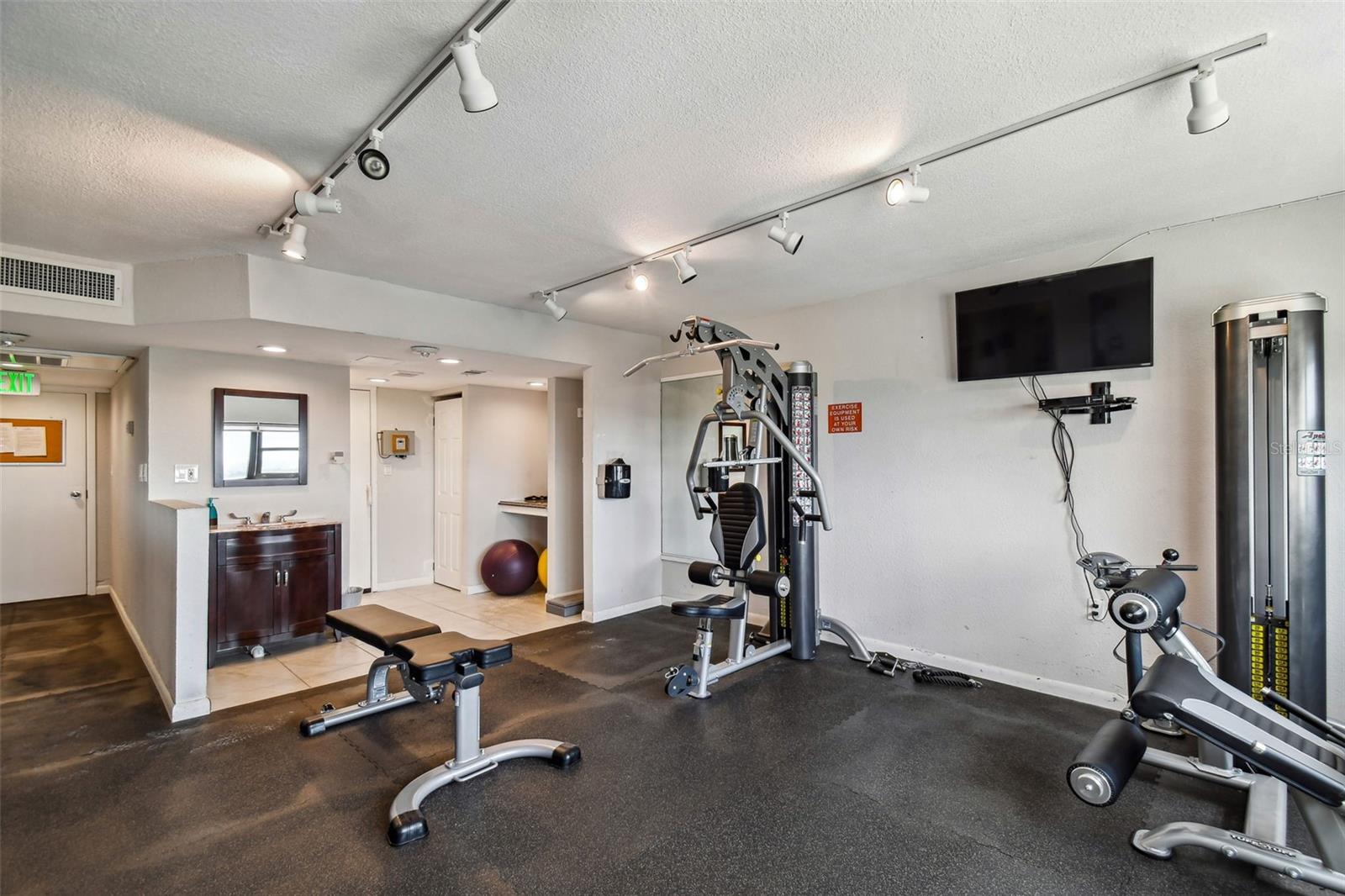 4141 BAYSHORE BLVD #1106