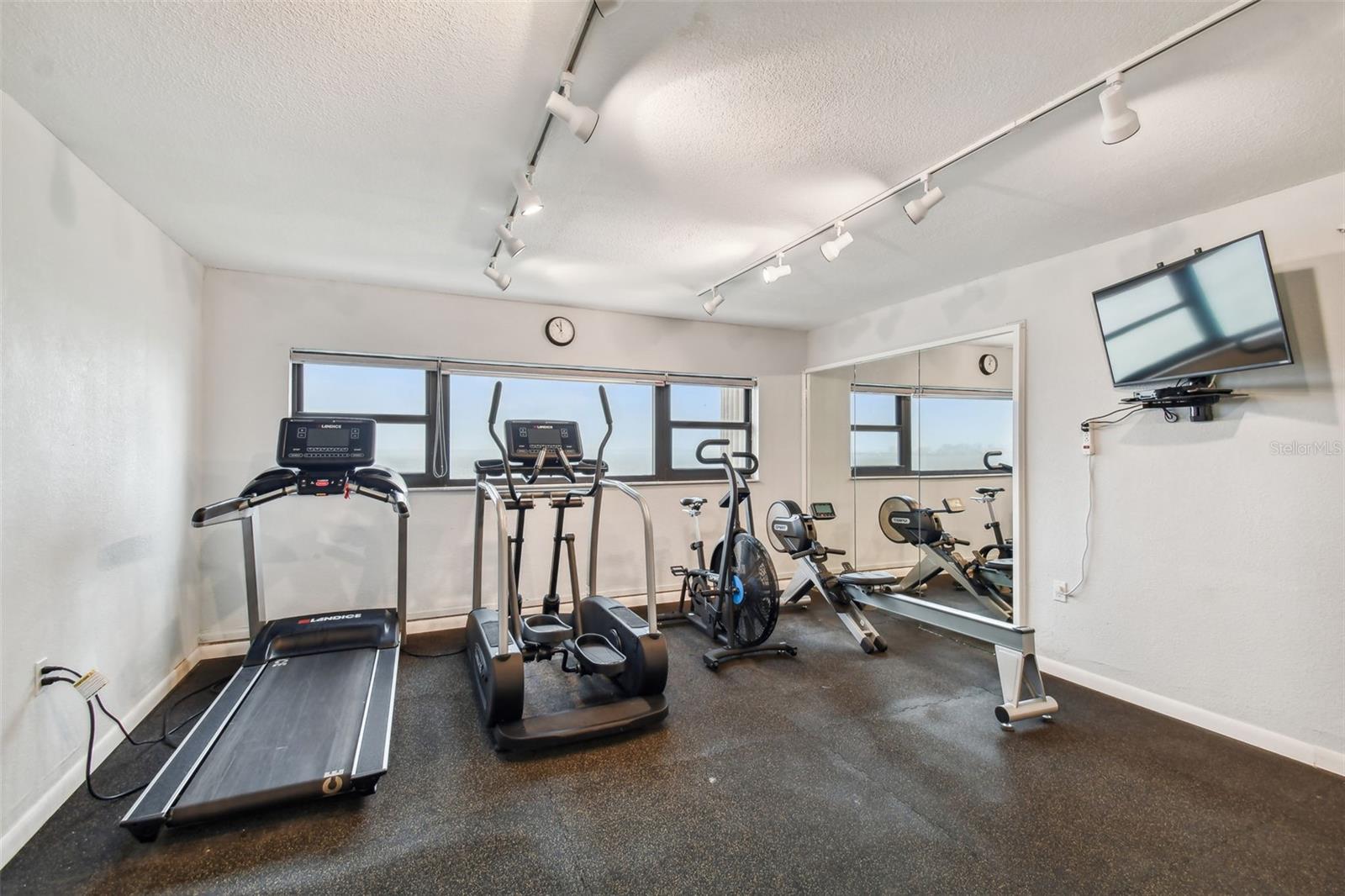 4141 BAYSHORE BLVD #1106