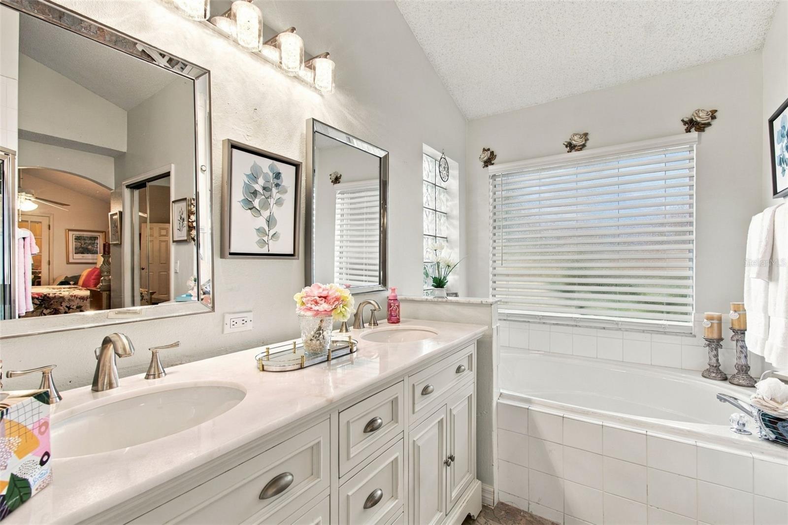 19014 SILVERBROOK DR