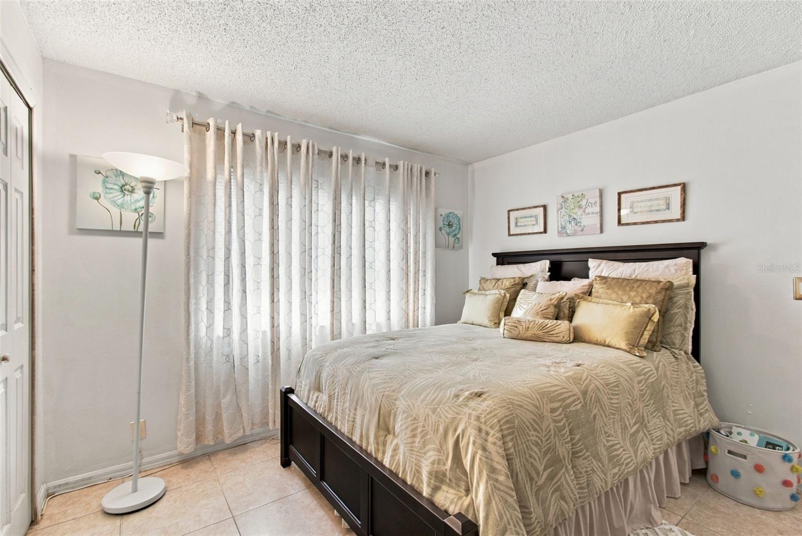 19014 SILVERBROOK DR