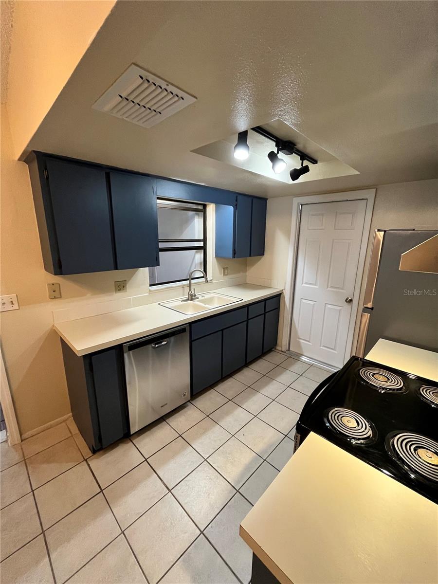 1238 FUCHSIA DR
