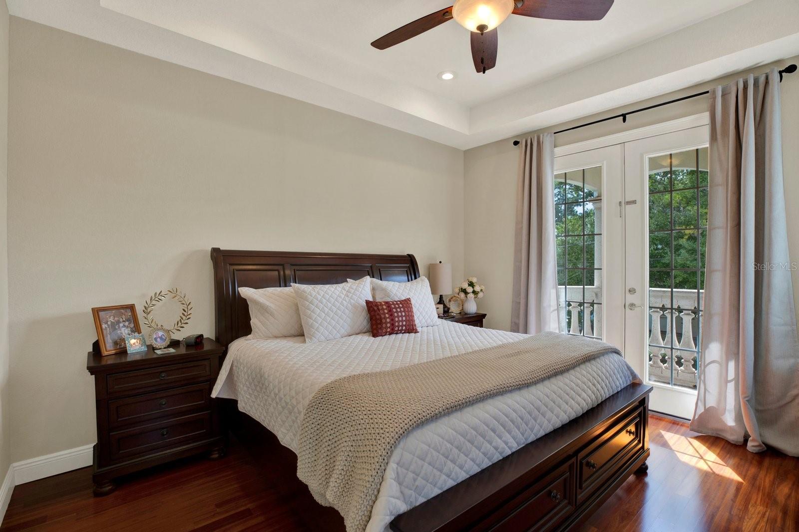 2721 N ROYAL CT