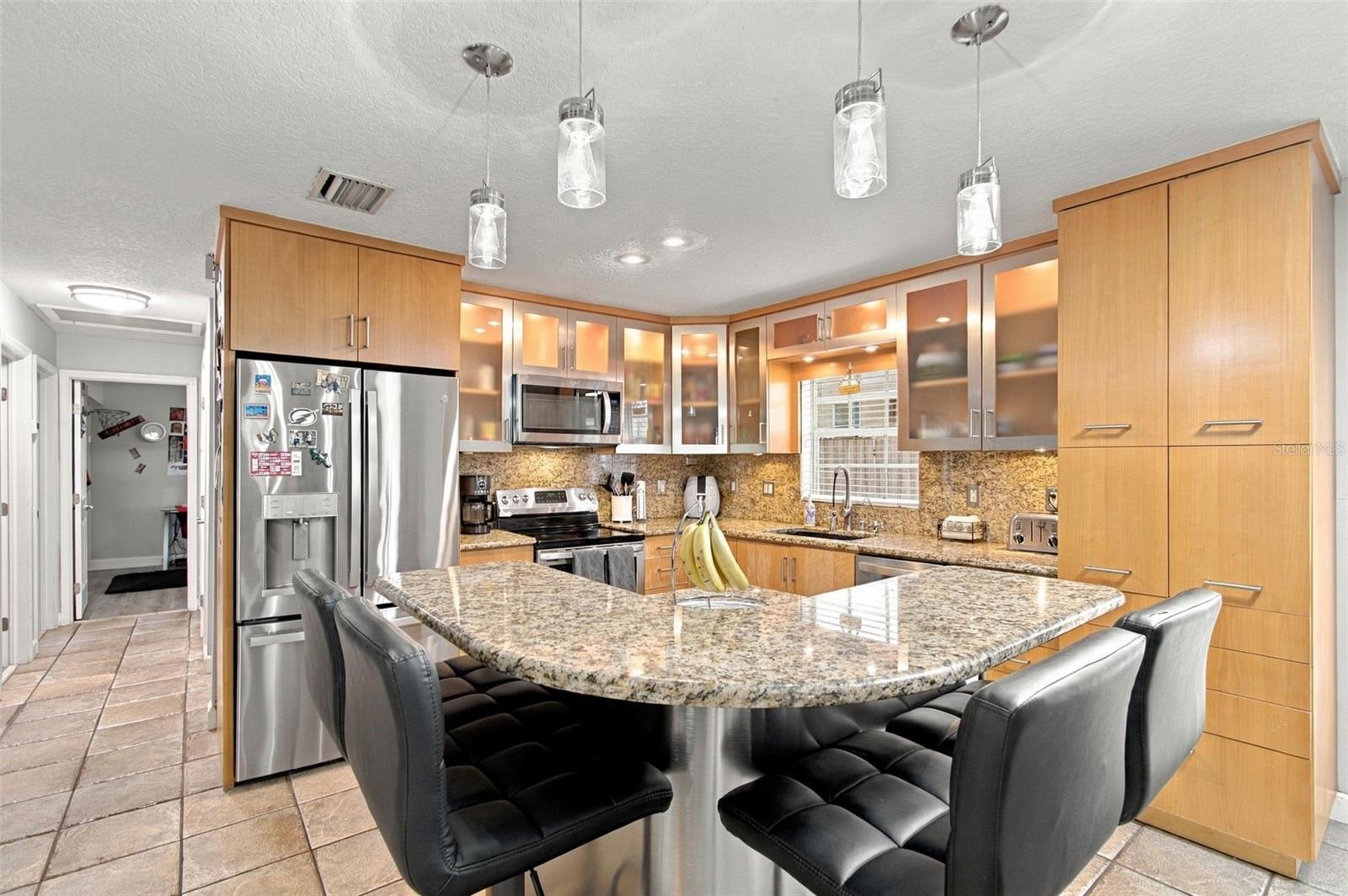 2801 W SAN ISIDRO ST