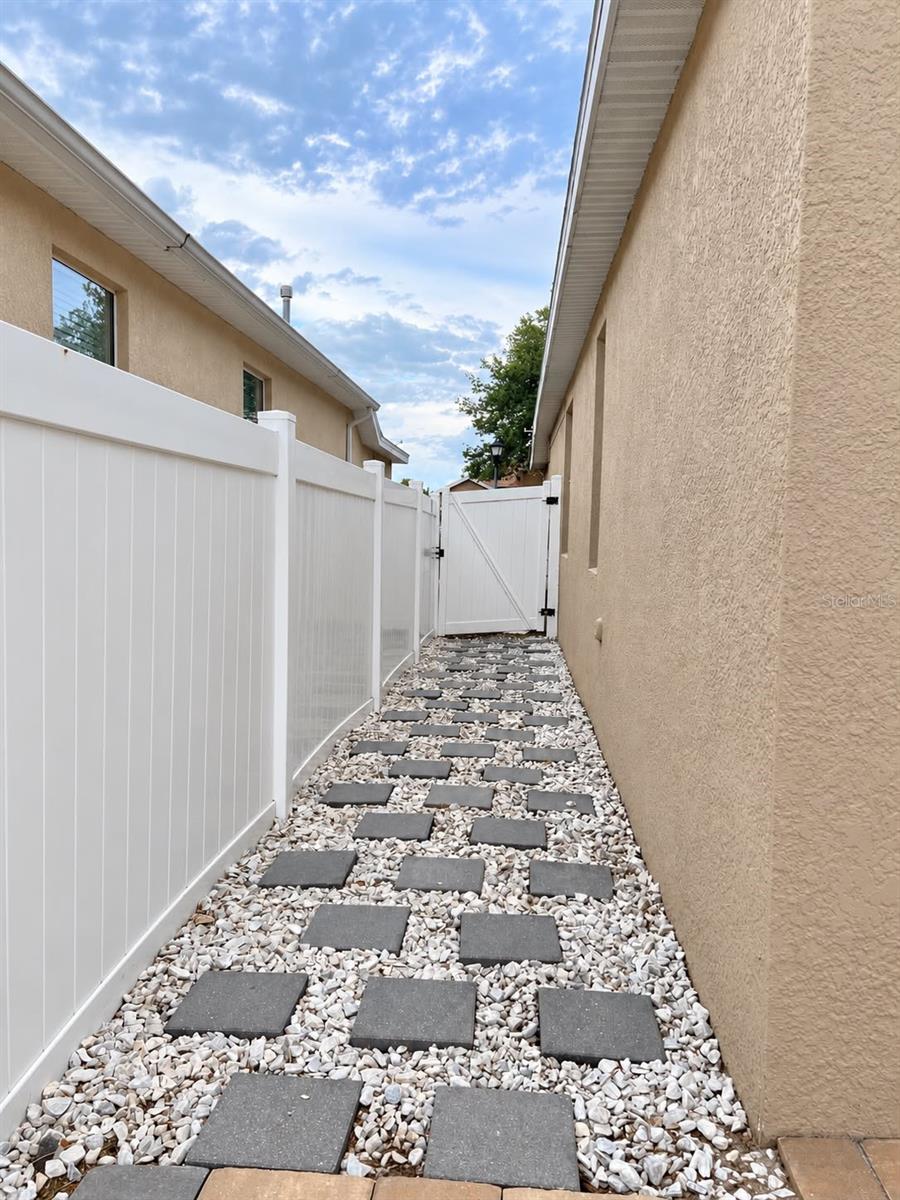 12813 HAMPTON HILL DR