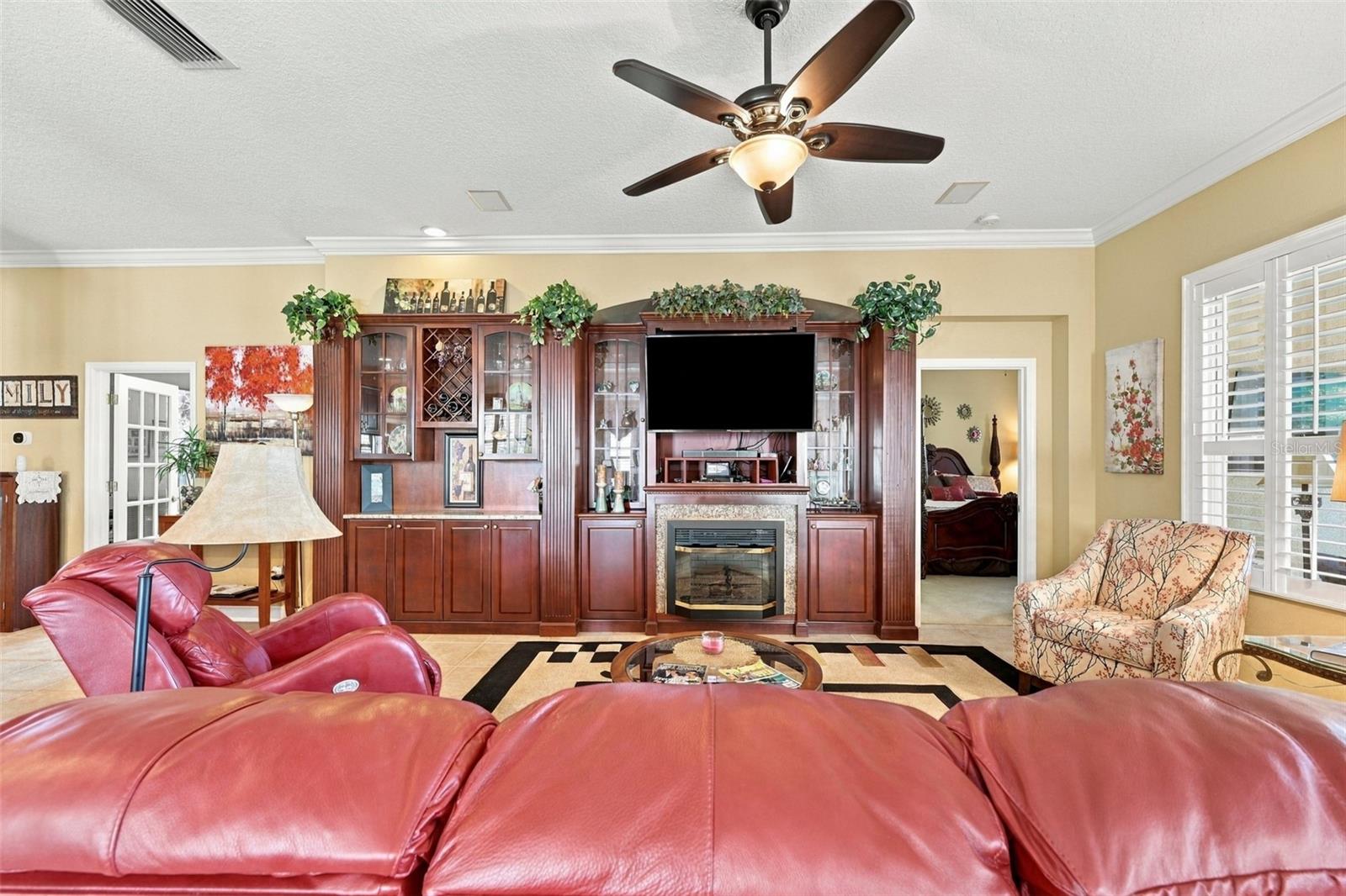 1106 EMERALD DUNES DR