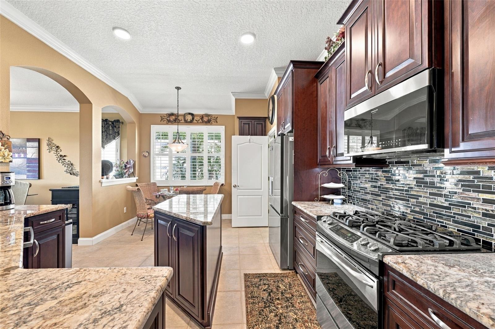 1106 EMERALD DUNES DR
