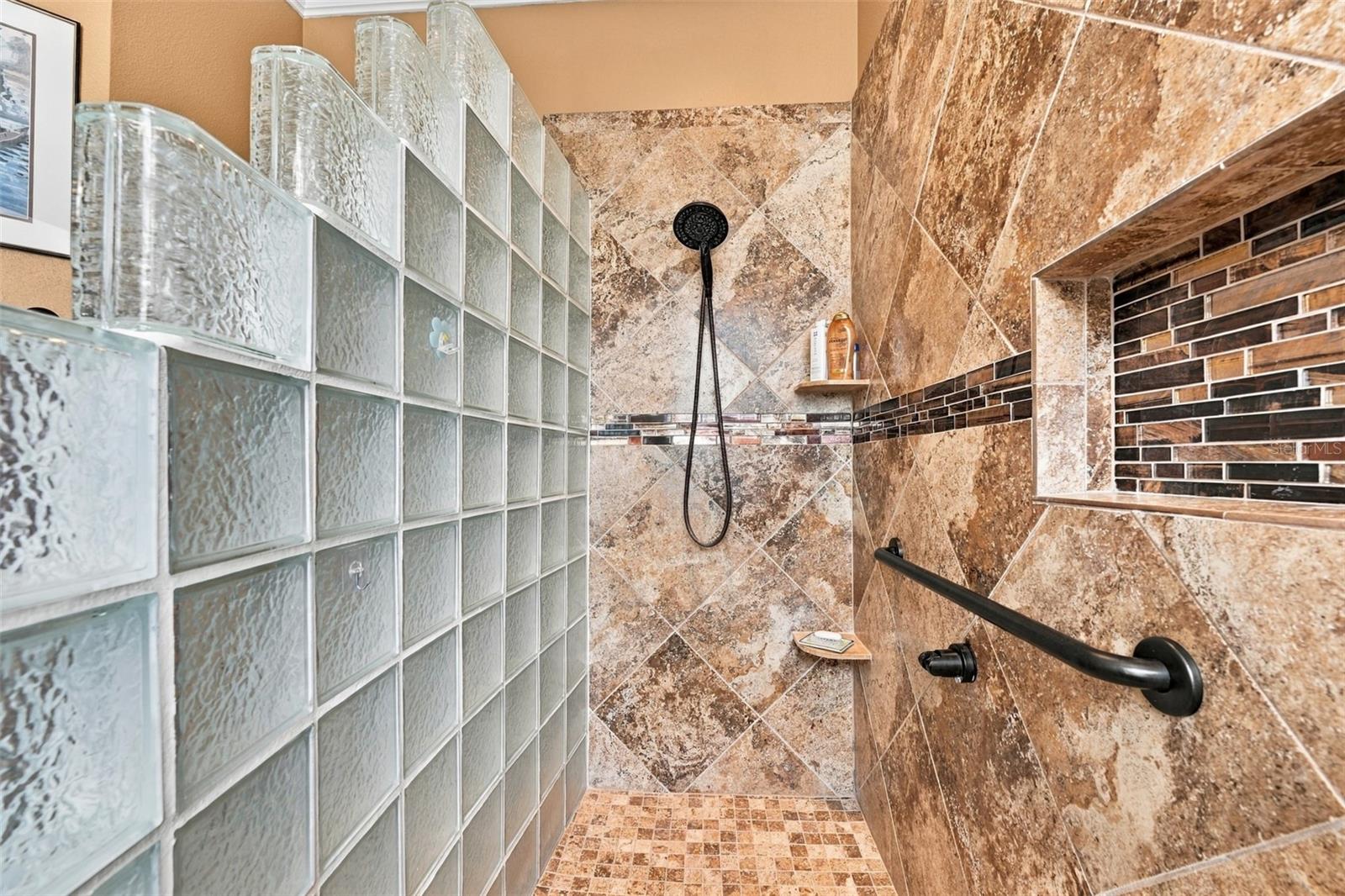 1106 EMERALD DUNES DR