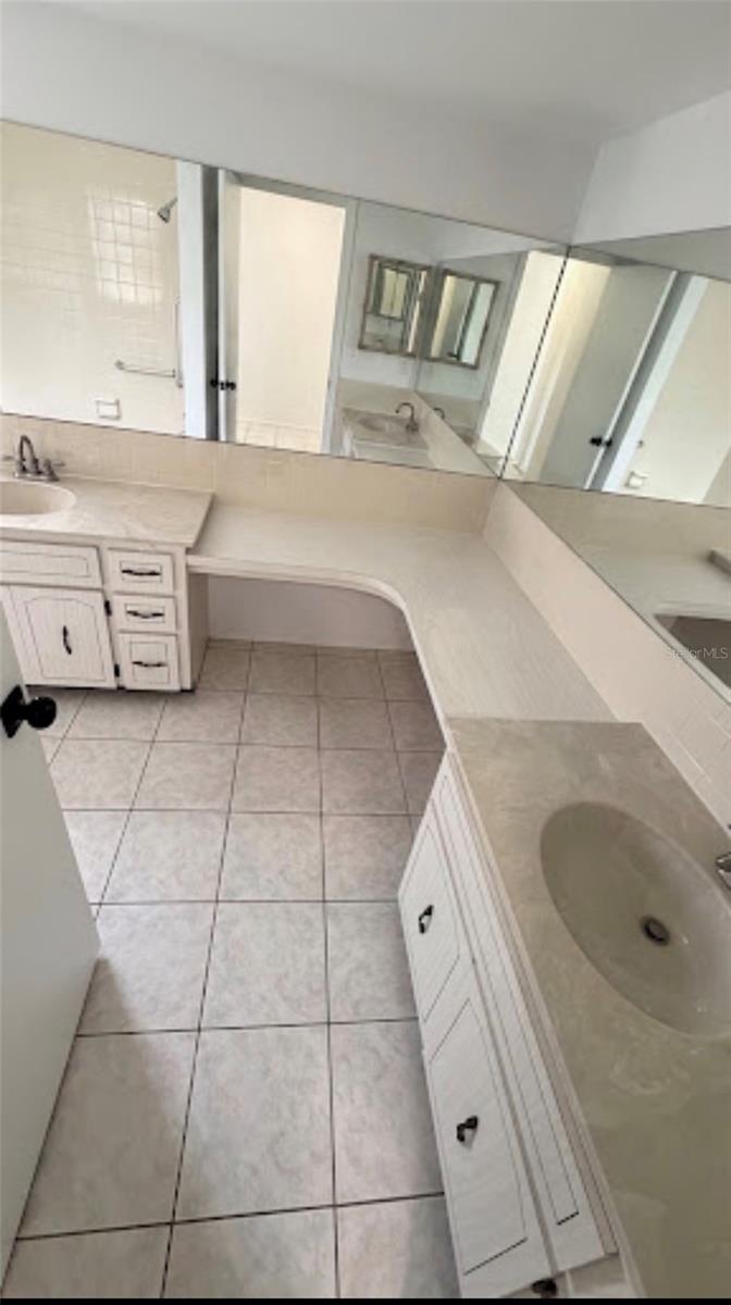 8345 FOX HOLLOW DR