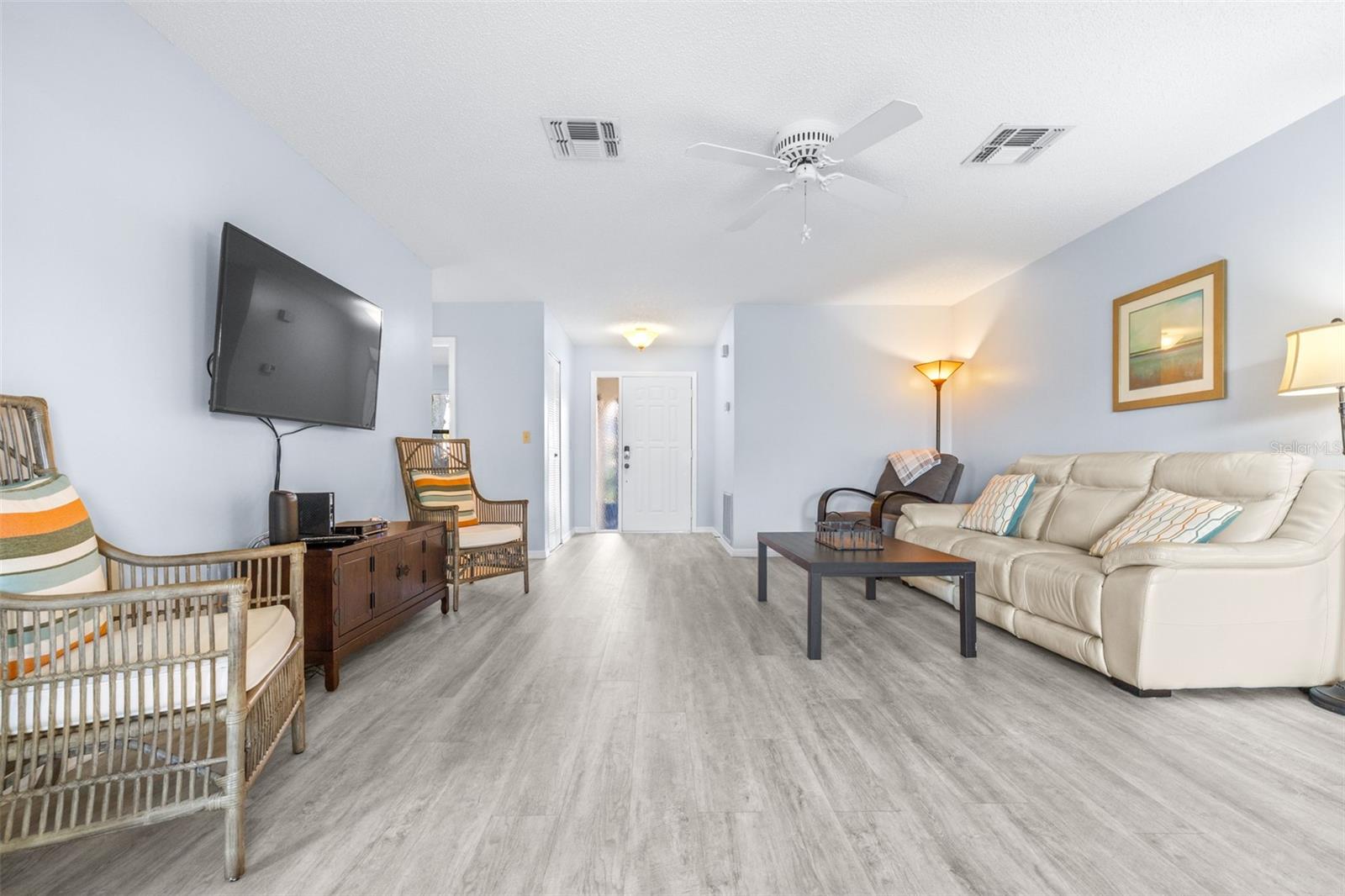 1521 LELAND DR