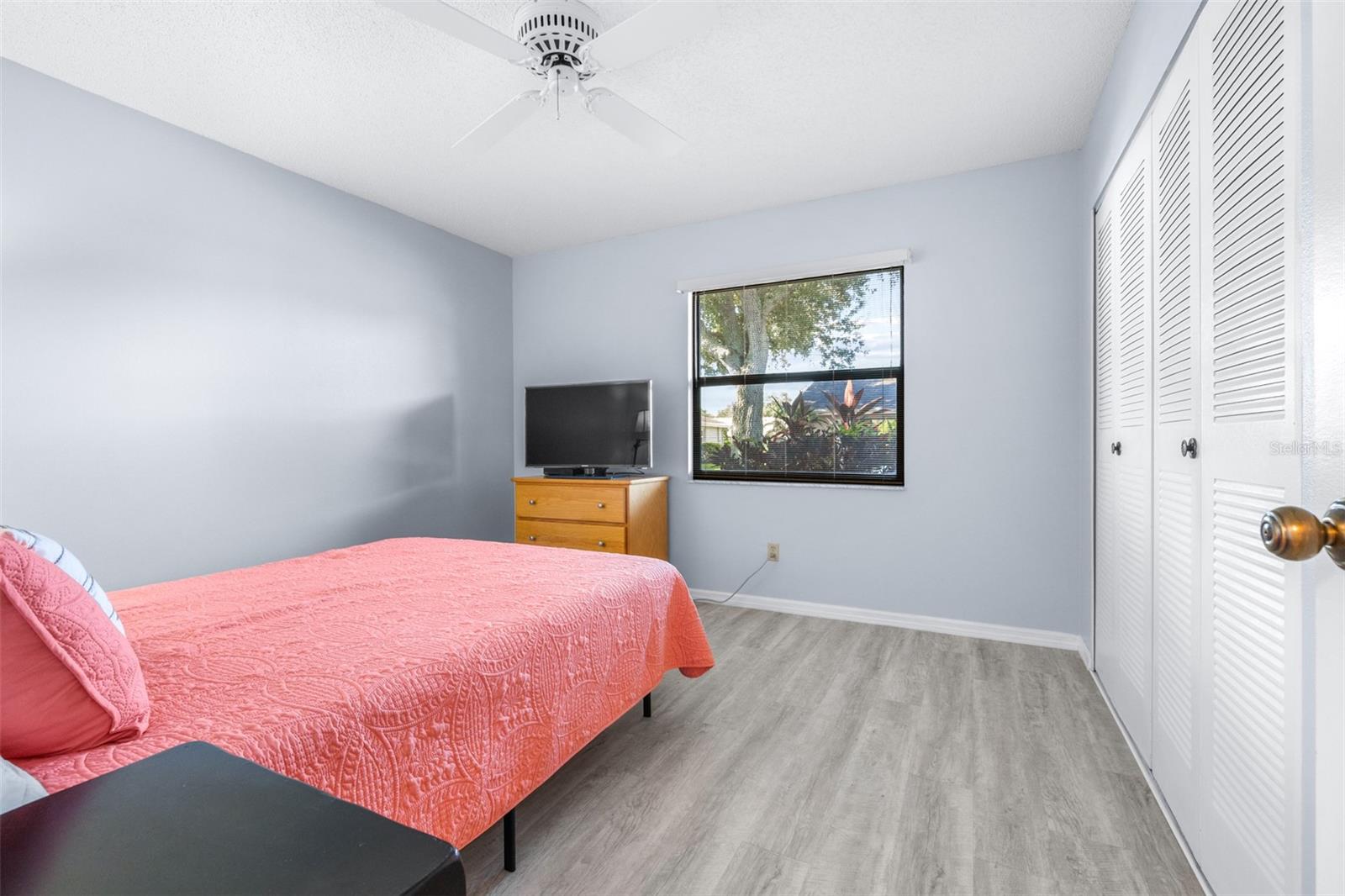 1521 LELAND DR