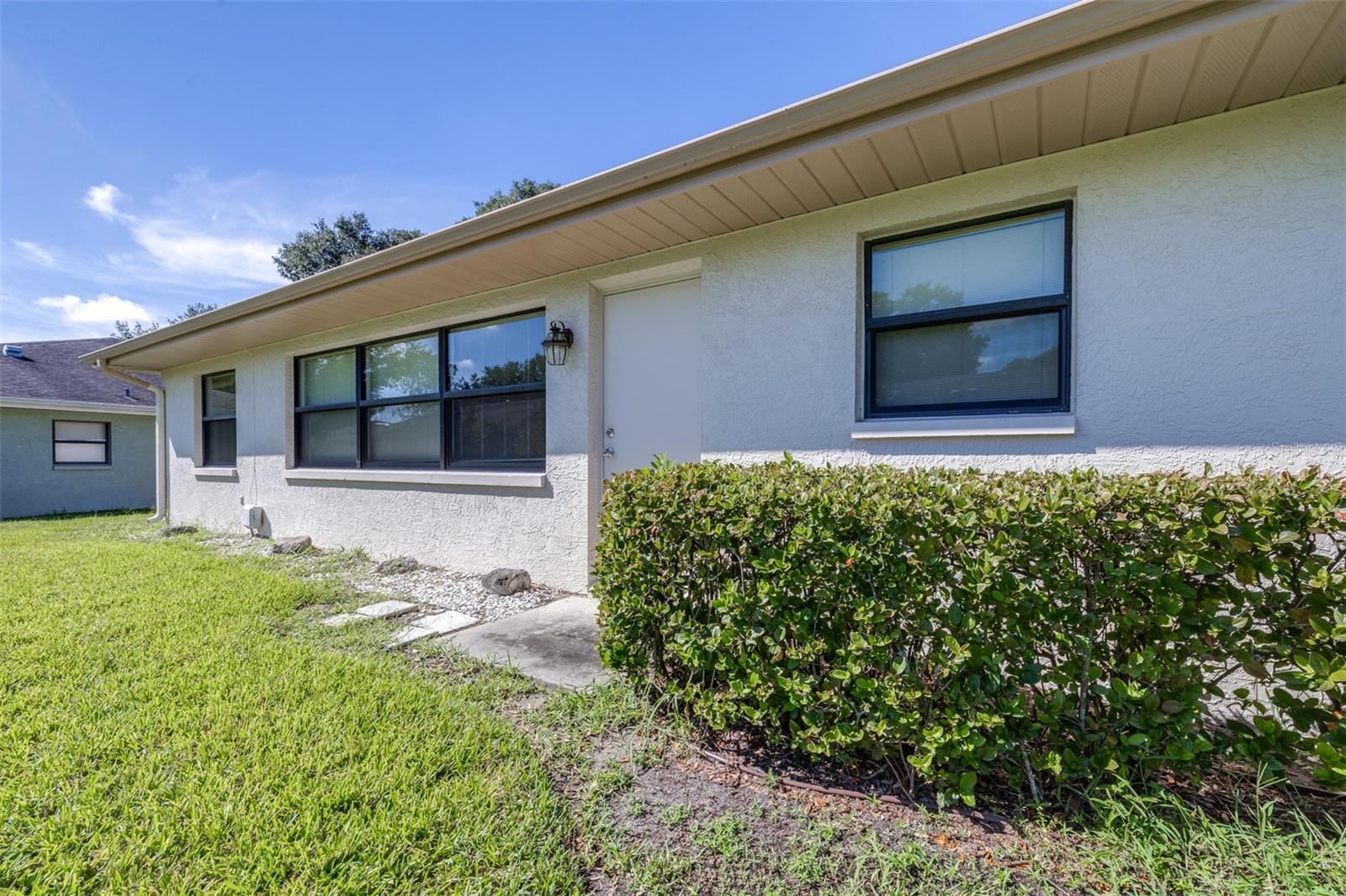 1521 LELAND DR