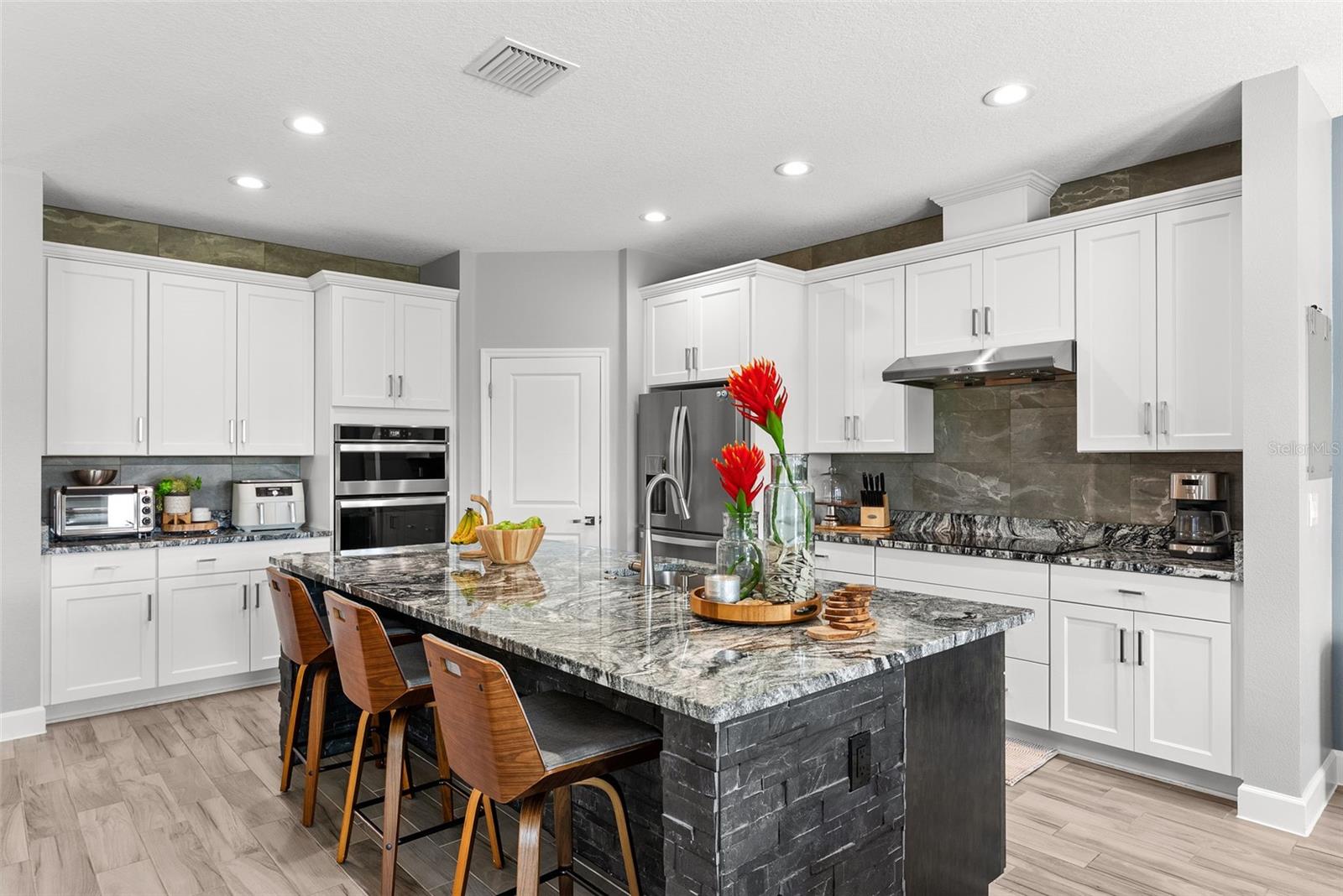5118 LAKE TOSCANA DR