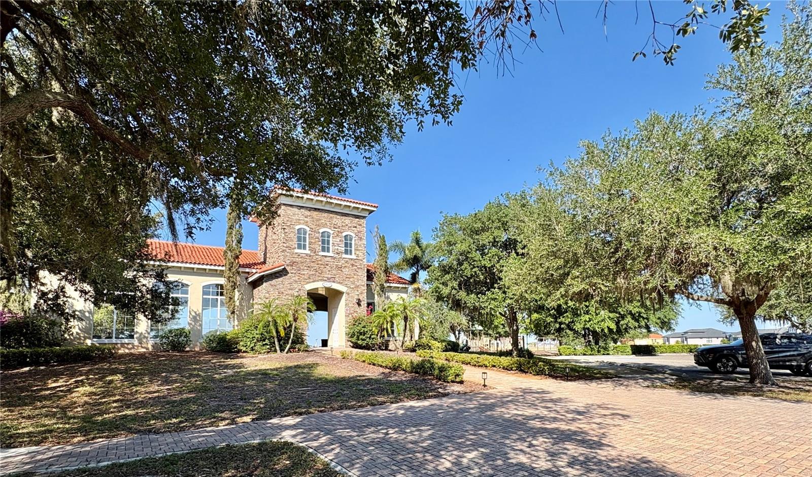 5118 LAKE TOSCANA DR