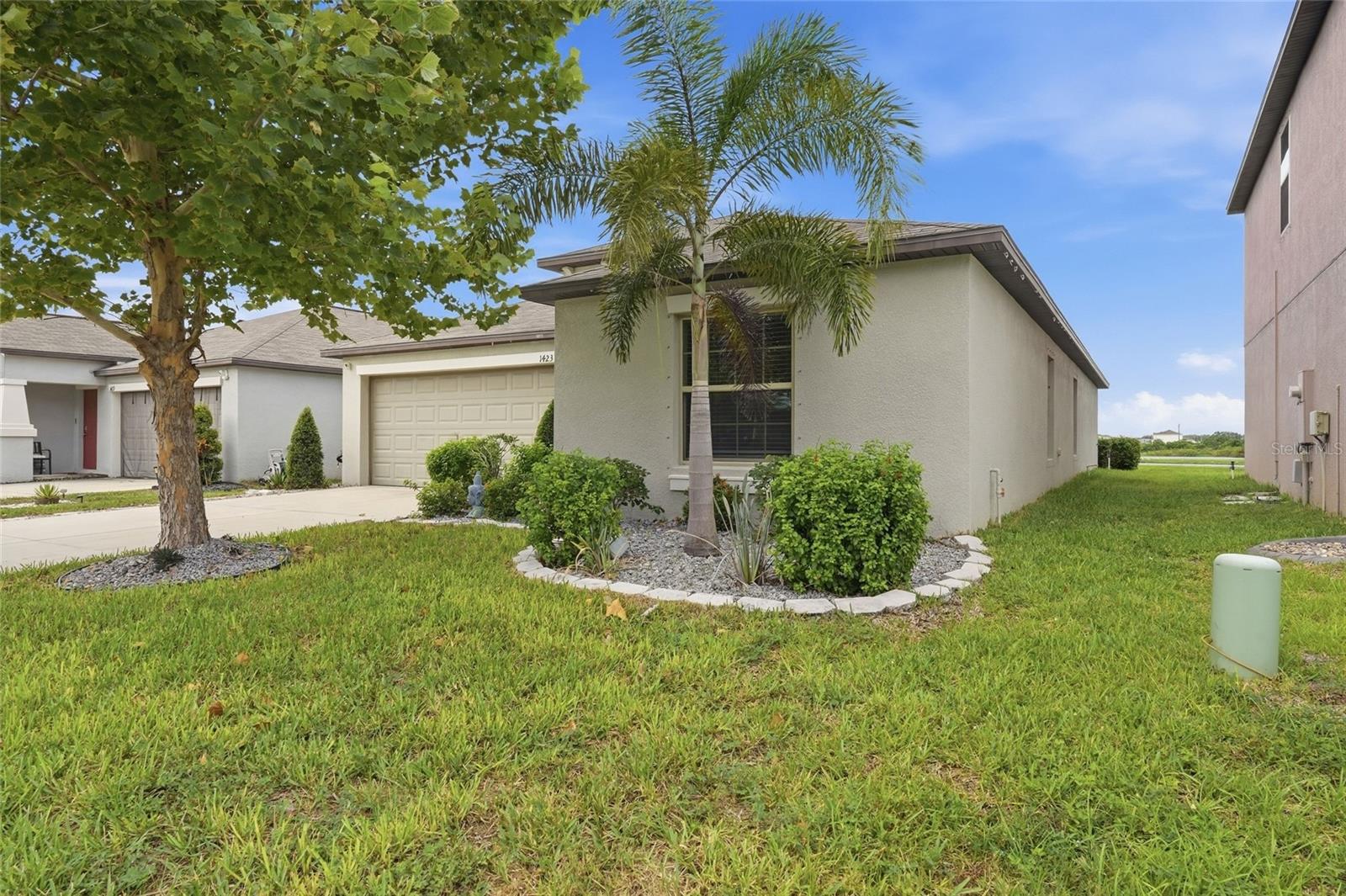 1423 GOLDEN GLOW DR