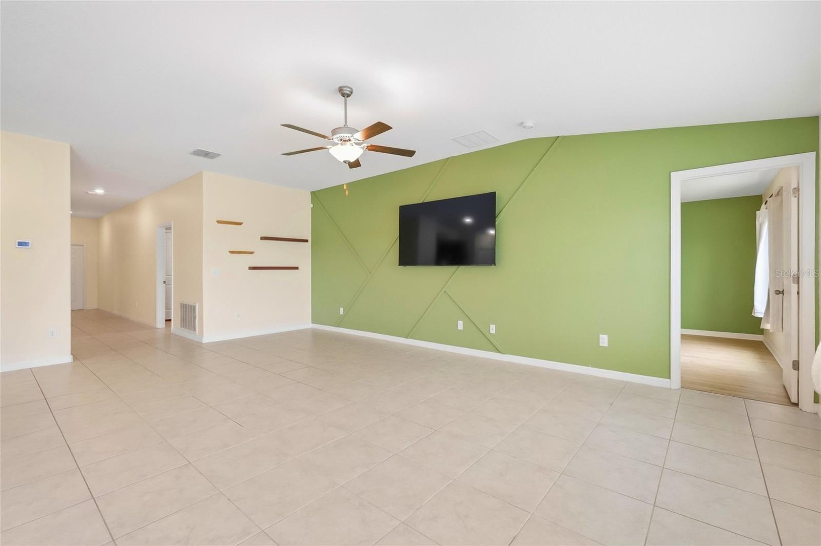 1423 GOLDEN GLOW DR