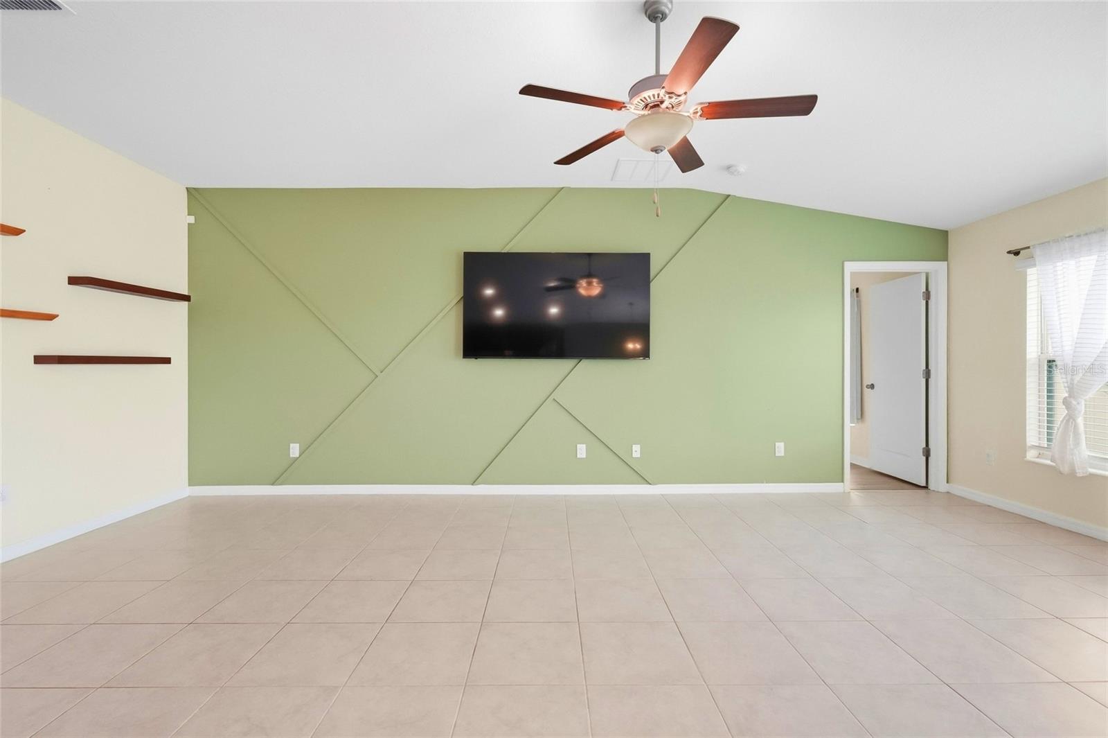 1423 GOLDEN GLOW DR