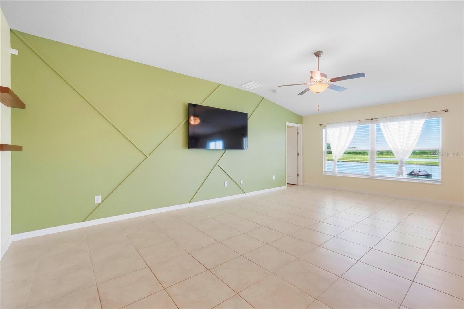 1423 GOLDEN GLOW DR