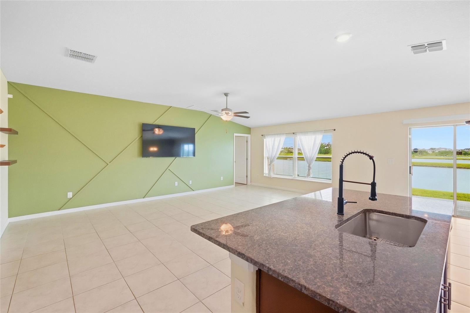 1423 GOLDEN GLOW DR