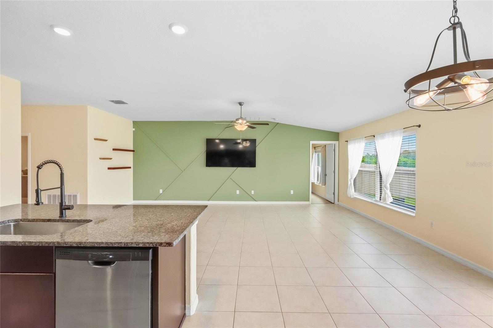 1423 GOLDEN GLOW DR