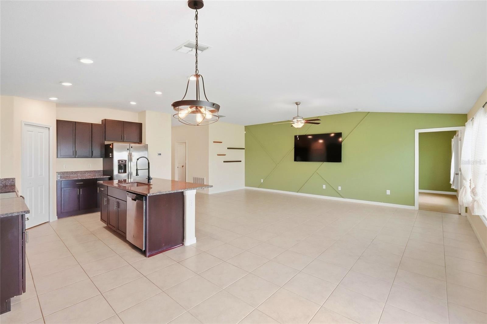 1423 GOLDEN GLOW DR