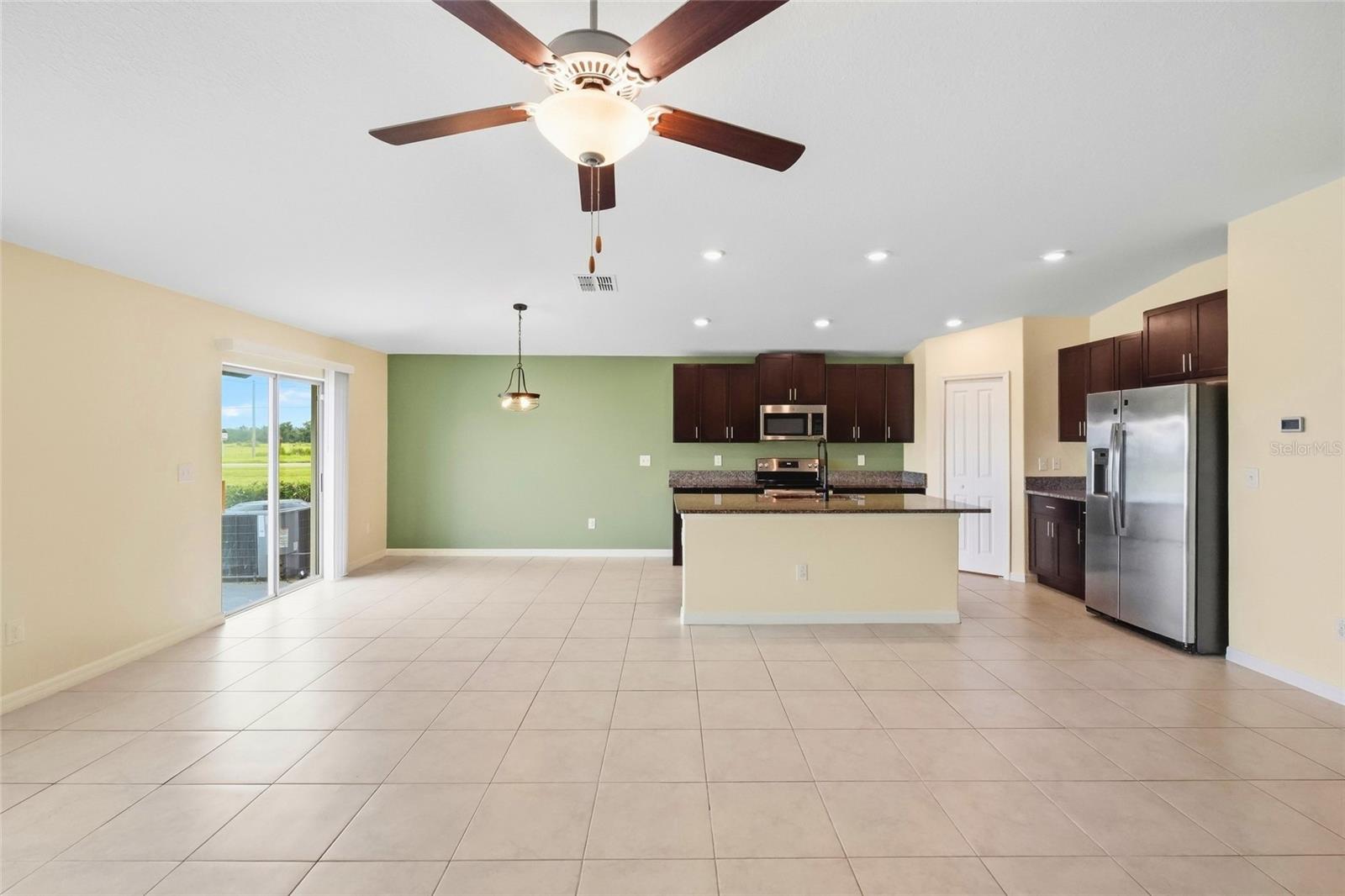 1423 GOLDEN GLOW DR