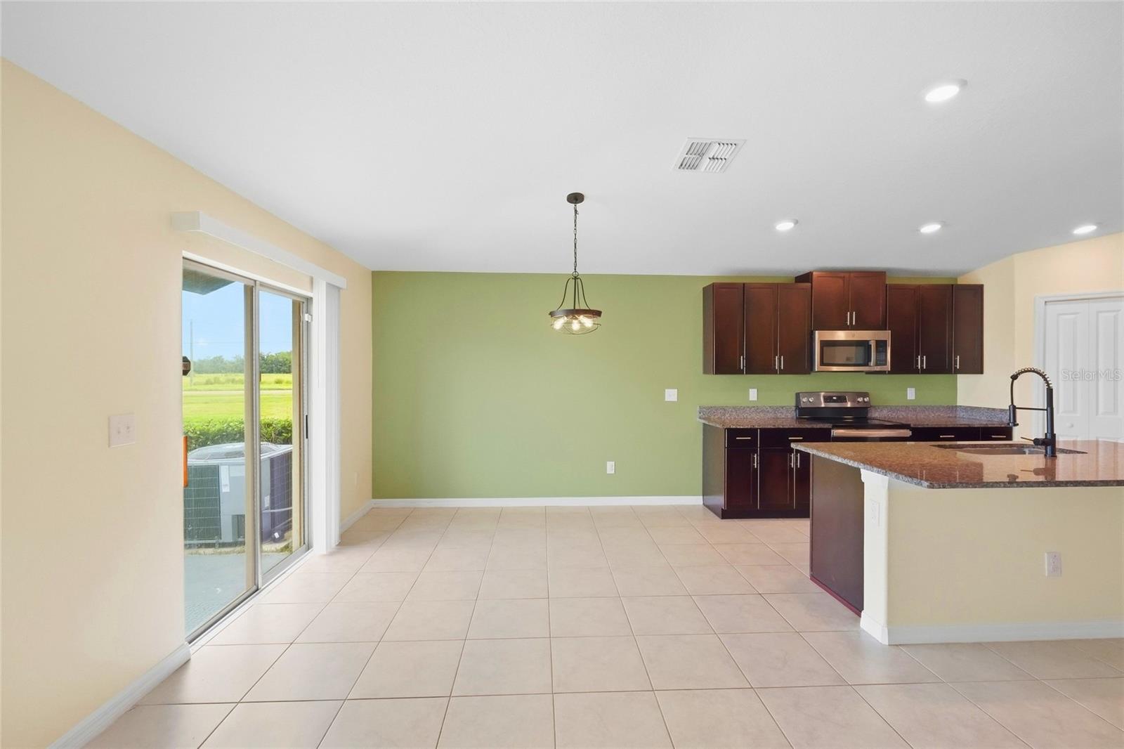 1423 GOLDEN GLOW DR