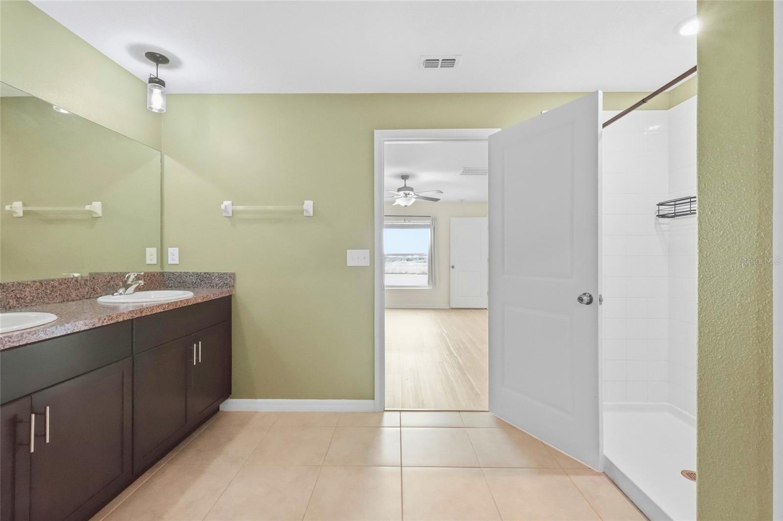 1423 GOLDEN GLOW DR