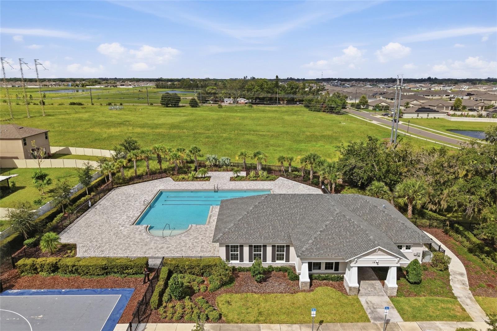 1423 GOLDEN GLOW DR