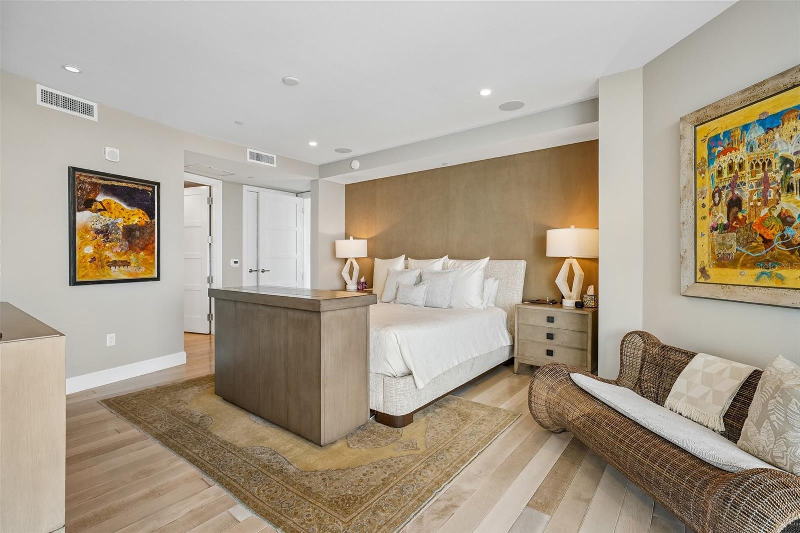 3401 BAYSHORE BLVD #1204