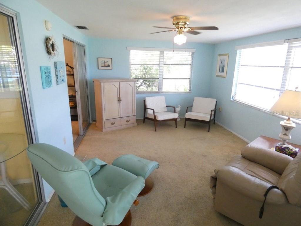 7207 ASHWOOD DR