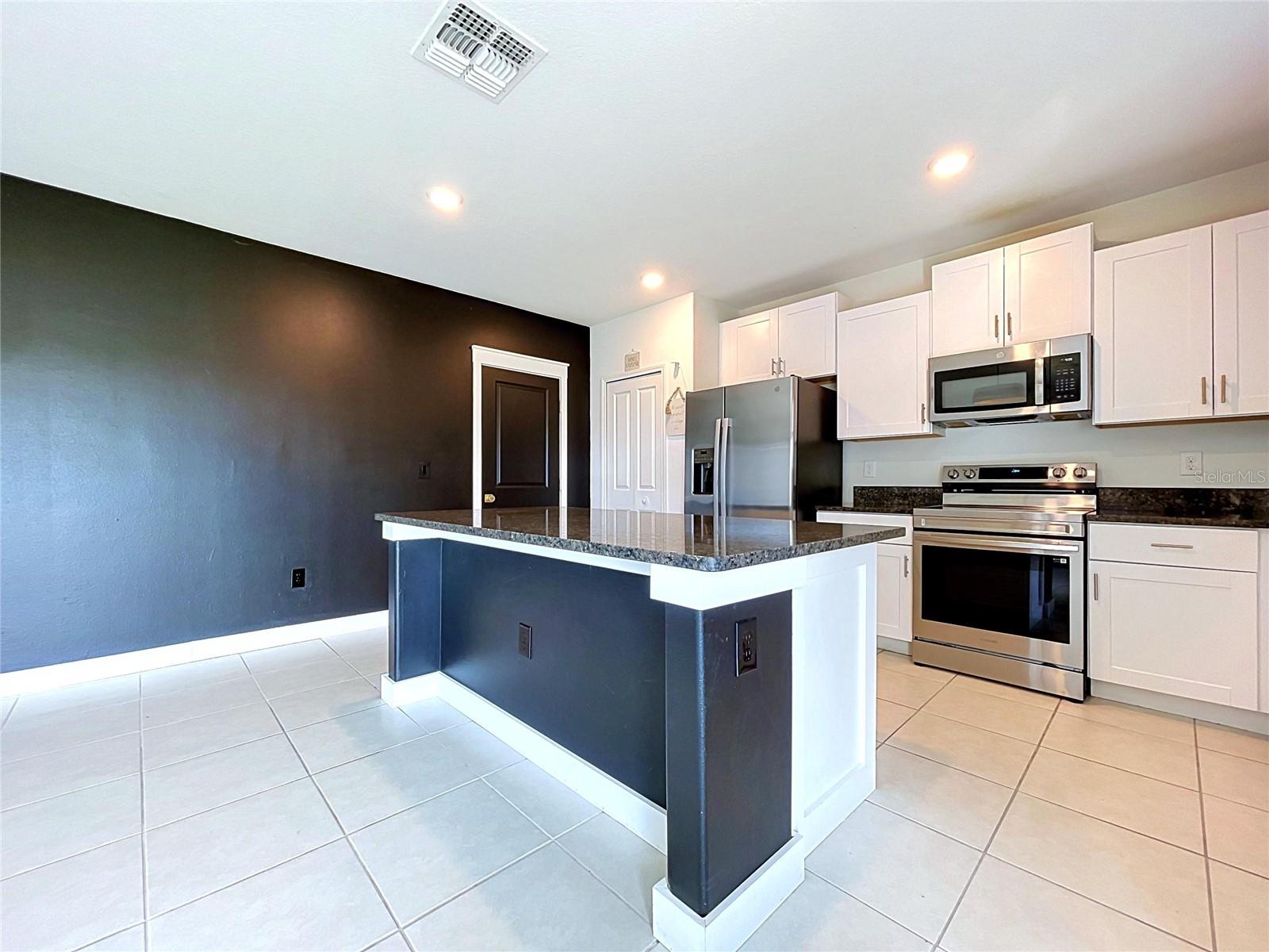 12626 BERGSTROM BAY DR