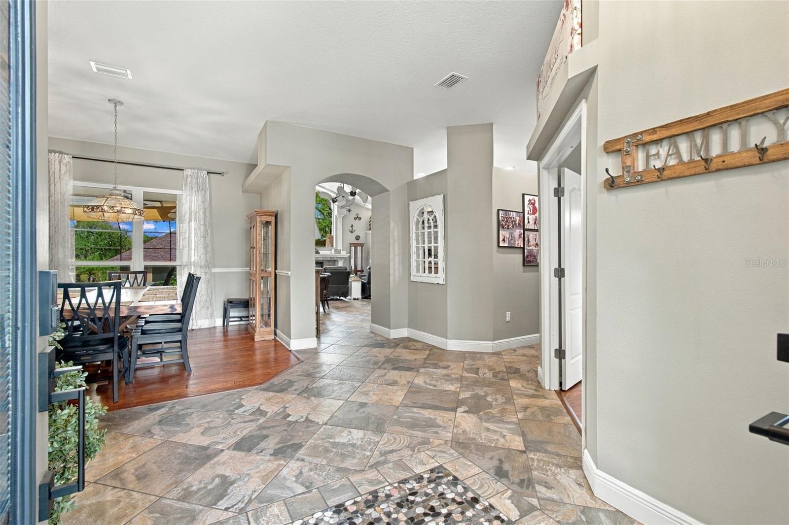 5105 SYLVAN OAKS DR